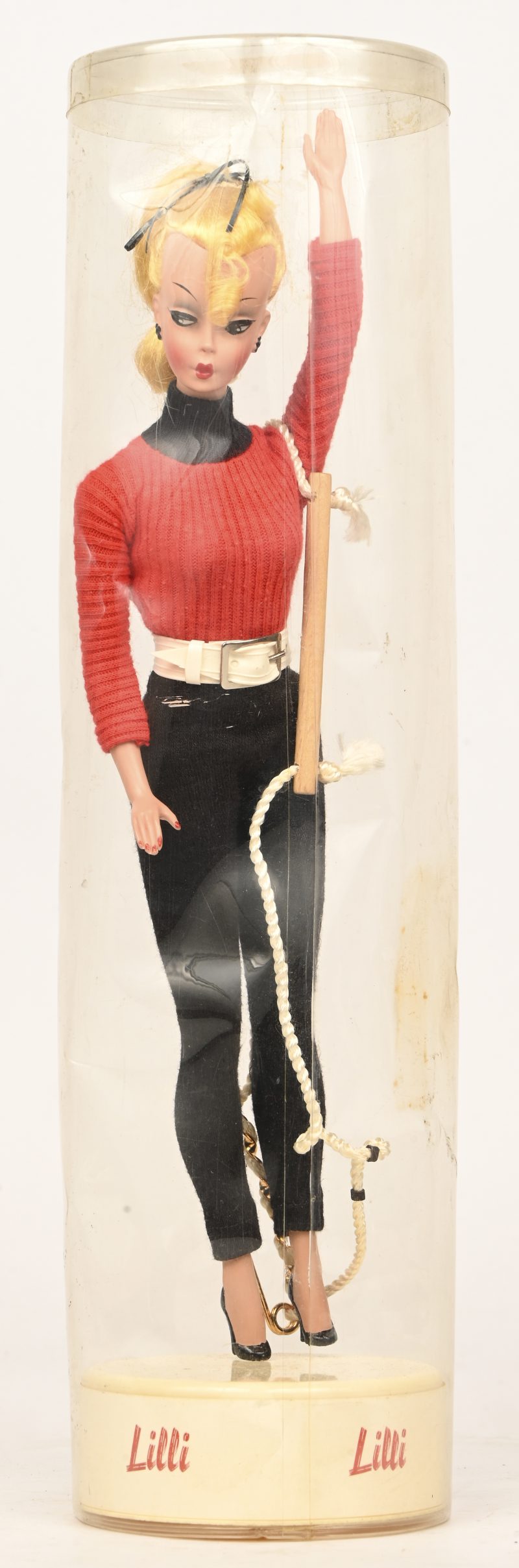 Een zeldzame Bild Lilli pop, met schommel, waarop de Barbiepop is geïnspireerd, geproduceerd tussen 1955 en 1958, in originele ongeopende verpakking.