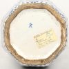 Een vaas in Delfts aardewerk, gemerkt PK, plateelbakkerij Drie Posteleyne Astonne (1655 - 1803), onder beheer van Pieter Gerritsz. Kam, werkzame periode 1700 - 1705.