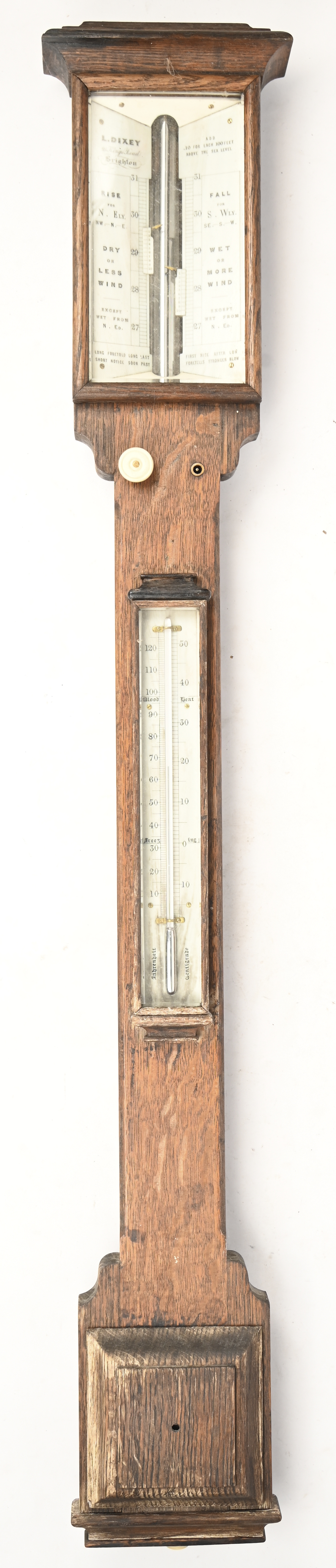 Een vintage barometer. Gemerkt Een vintage barometer. Gemerkt.