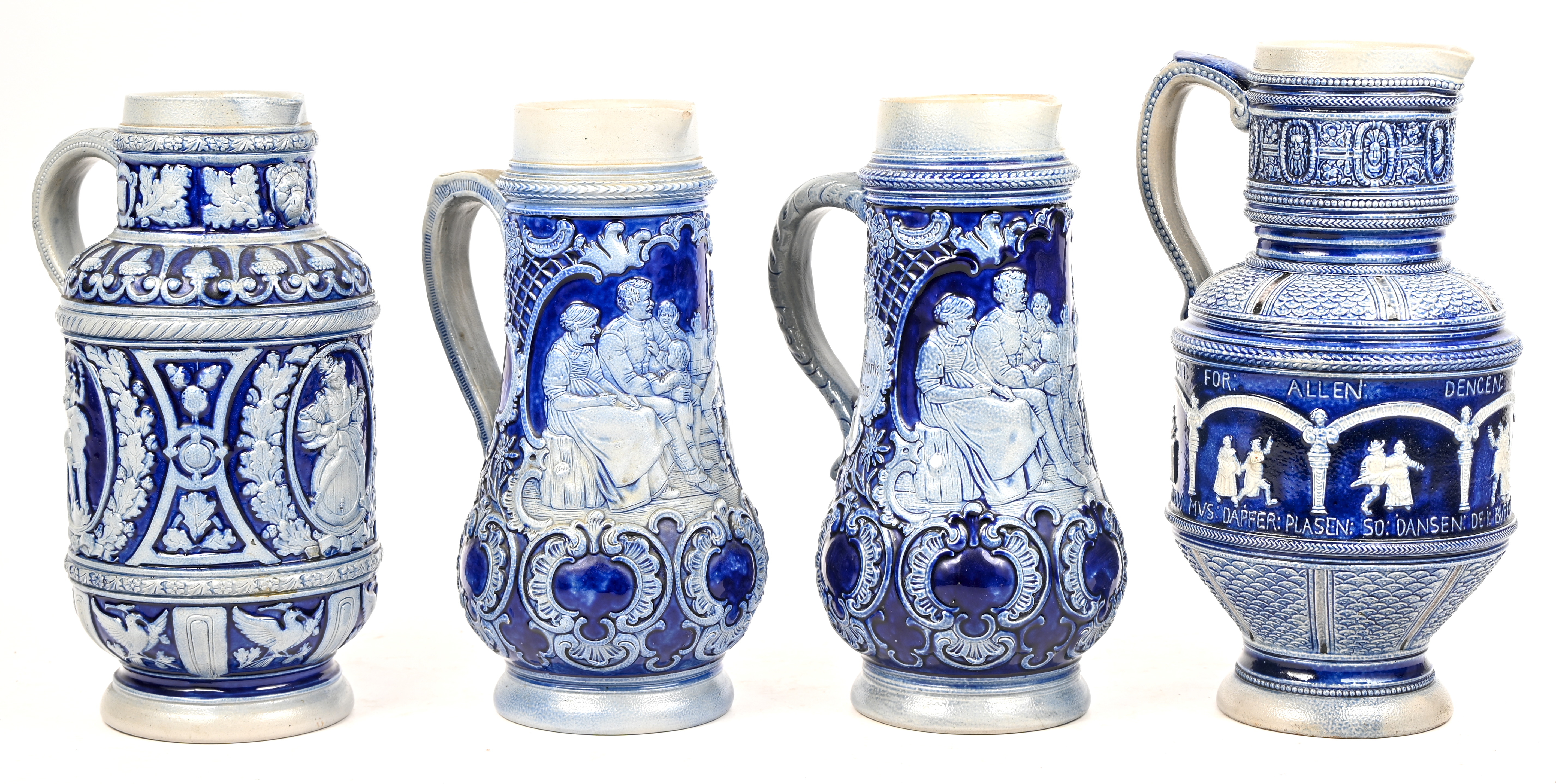 Acht schenkkannen van Westerwald aardewerk Acht schenkkannen van Westerwald aardewerk.