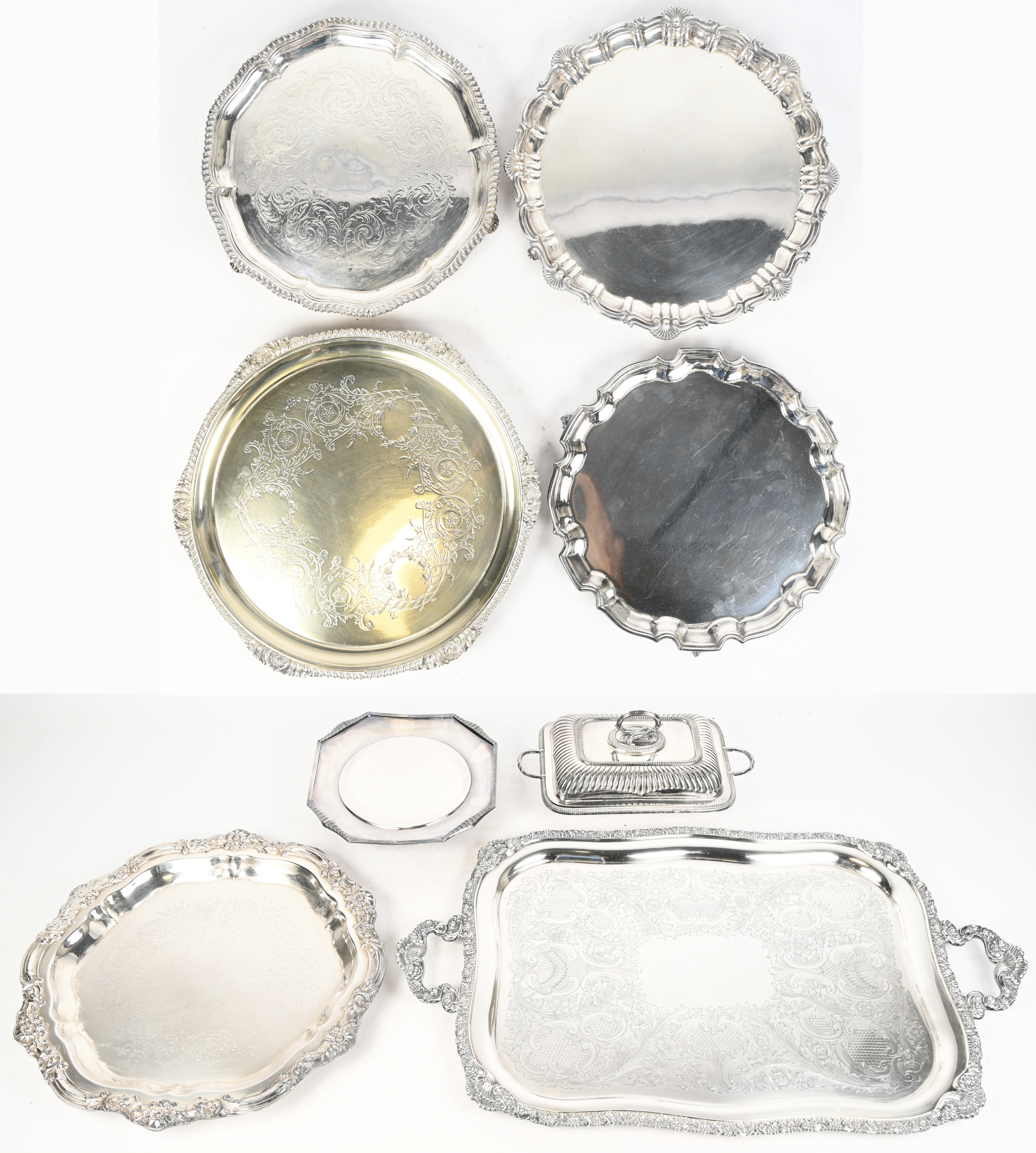 Een lot van 8 verzilverd metalen schalen waarvan één met deksel Een lot van 8 verzilverd metalen schalen waarvan één met deksel.