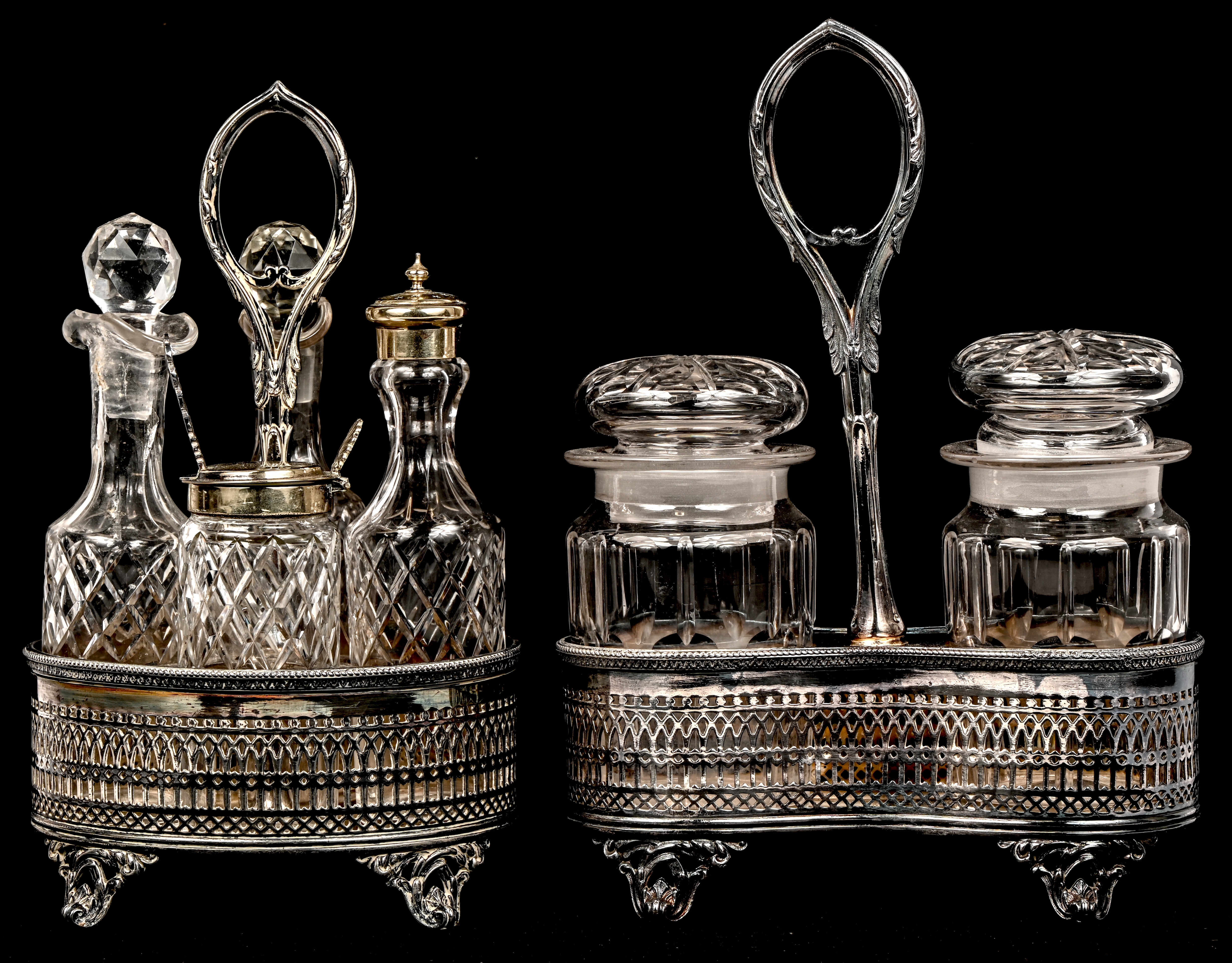 Een gevarieerd lot van 6 olie- en azijn setjes, verzilverd metaal, glas en kristal Een gevarieerd lot van 6 olie- en azijn setjes, verzilverd metaal, glas en kristal.