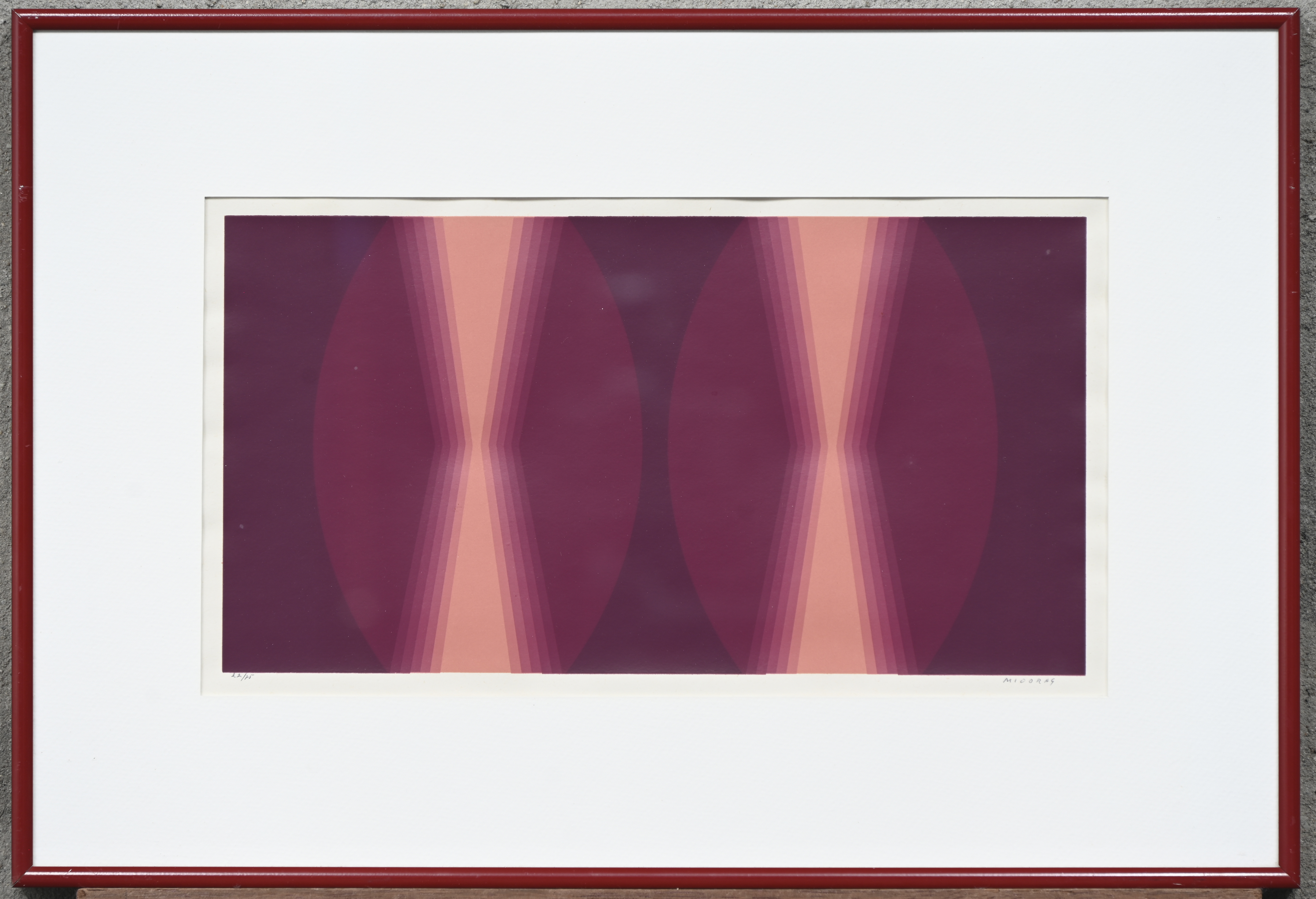 ‘Kinetische compositie’, een zeefdruk in roodtinten. Getekend; Miodrag. Nr. 22 uit een oplage van 75 exemplaren ‘Kinetische compositie’, een zeefdruk in roodtinten. Getekend; Miodrag. Nr. 22 uit een oplage van 75 exemplaren.