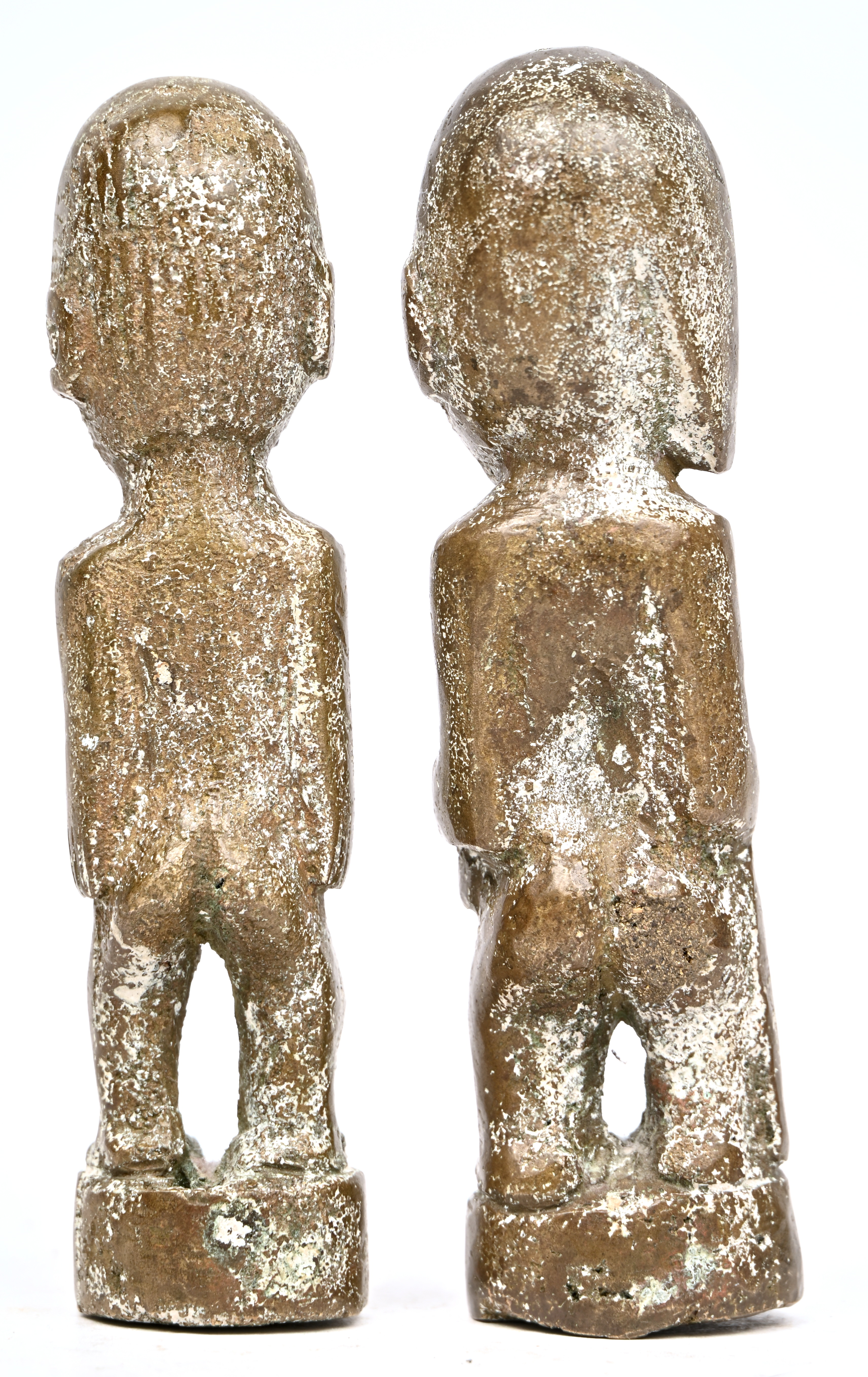 Een paar Afrikaanse fetisj beeldjes, brons Een paar Afrikaanse fetisj beeldjes, brons.