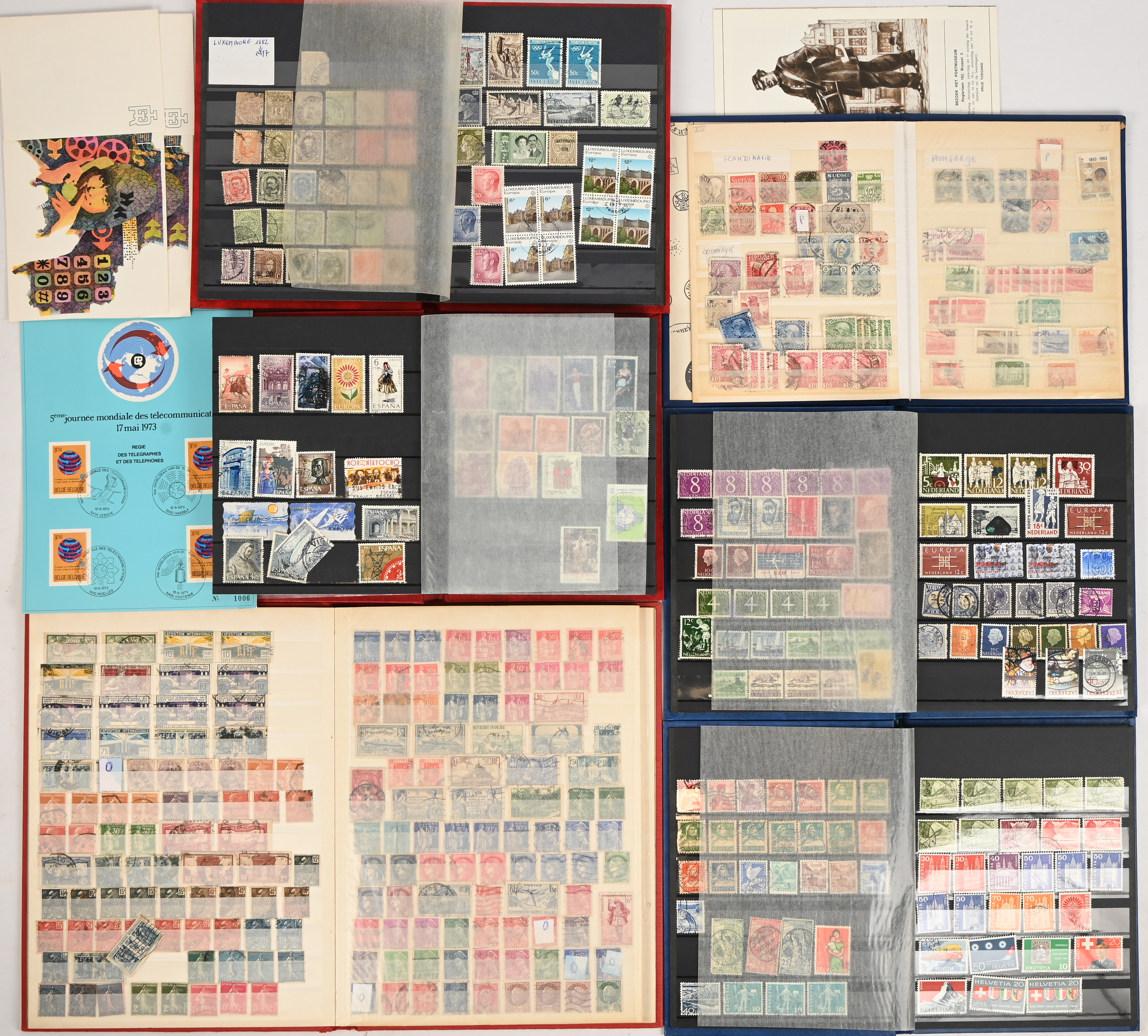 Een lot van 6 postzegelalbums, met een grote variatie zegels, waarvan een goed aantal 19e eeuwse. Bestaande uit: Luxemburg (1882 - 1977), Zwitserland (1862 - 1999), Griekenland (1872-), en een kleine hoeveelheid oost europa en Turkije. En één stempel van Noord Ingermanland. Portugal (1876 - 1977). Spanje (1850 - 2001), Italië (1863 - 1977), Vaticaanstad (1945 - 1974). Nederland (1864 - ), Malta, Cyprus. Franse domeinen (1886 -) etc Een lot van 6 postzegelalbums, met een grote variatie zegels, waarvan een goed aantal 19e eeuwse. Bestaande uit: Luxemburg (1882 - 1977), Zwitserland (1862 - 1999), Griekenland (1872-), en een kleine hoeveelheid oost europa en Turkije. En één stempel van Noord Ingermanland. Portugal (1876 - 1977). Spanje (1850 - 2001), Italië (1863 - 1977), Vaticaanstad (1945 - 1974). Nederland (1864 - ), Malta, Cyprus. Franse domeinen (1886 -) etc.