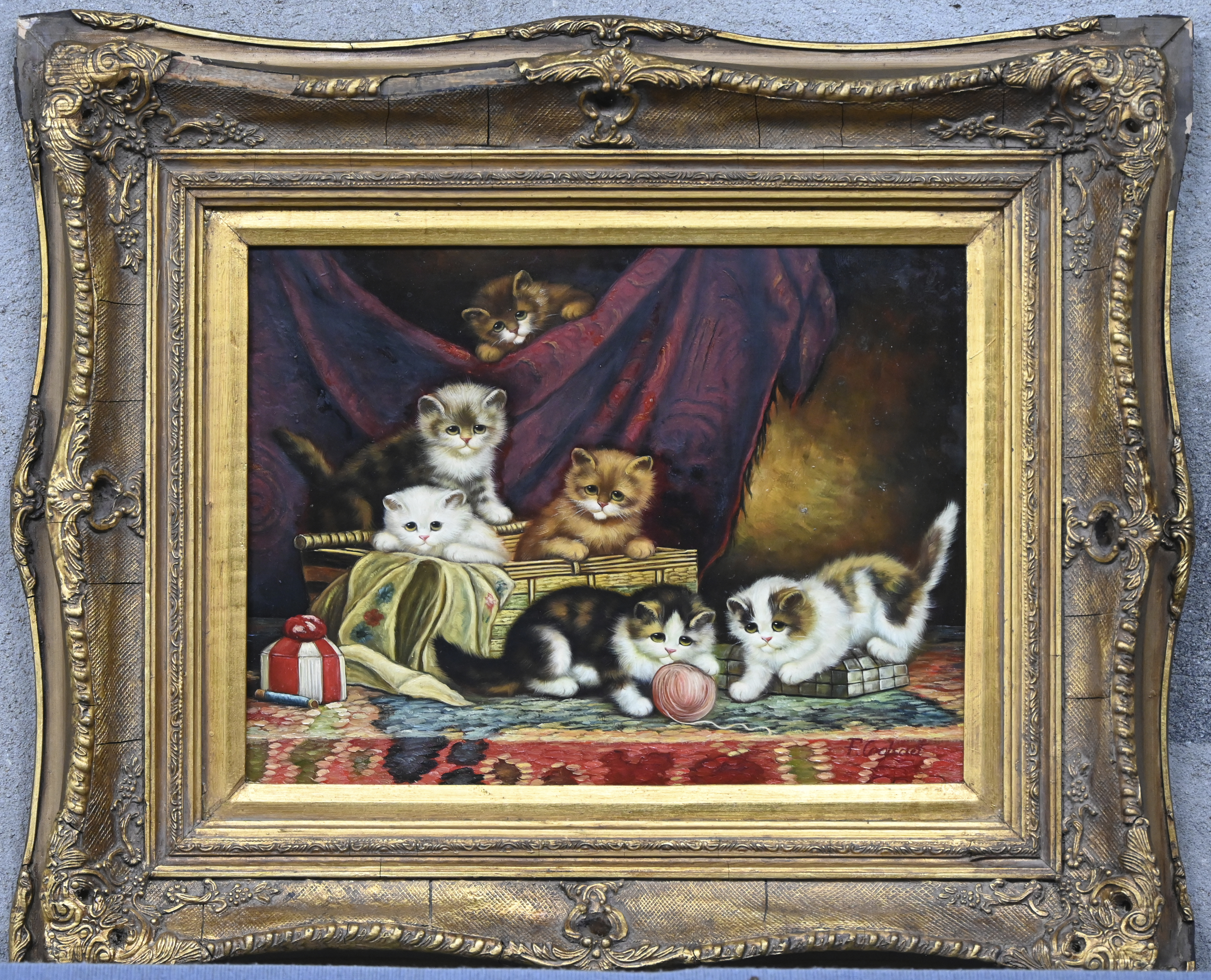 “Spelende kittens”, een schilderij, olieverf op paneel, gesigneerd F. Coolsaet, in vergulde kader “Spelende kittens”, een schilderij, olieverf op paneel, gesigneerd F. Coolsaet, in vergulde kader.