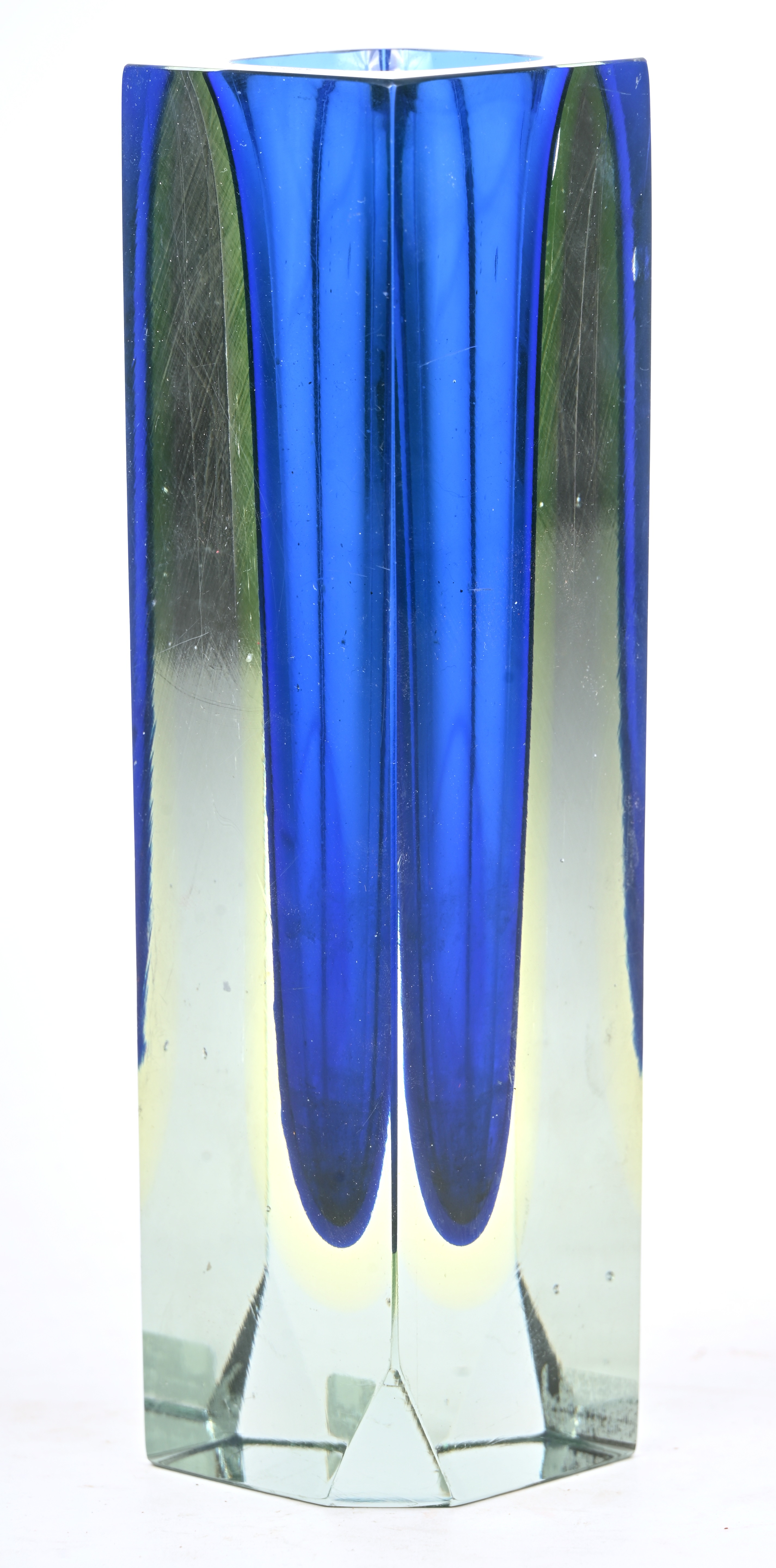 Een glazen design vaas, Murano Sommerso, Flavio Poli Een glazen design vaas, Murano Sommerso, Flavio Poli.