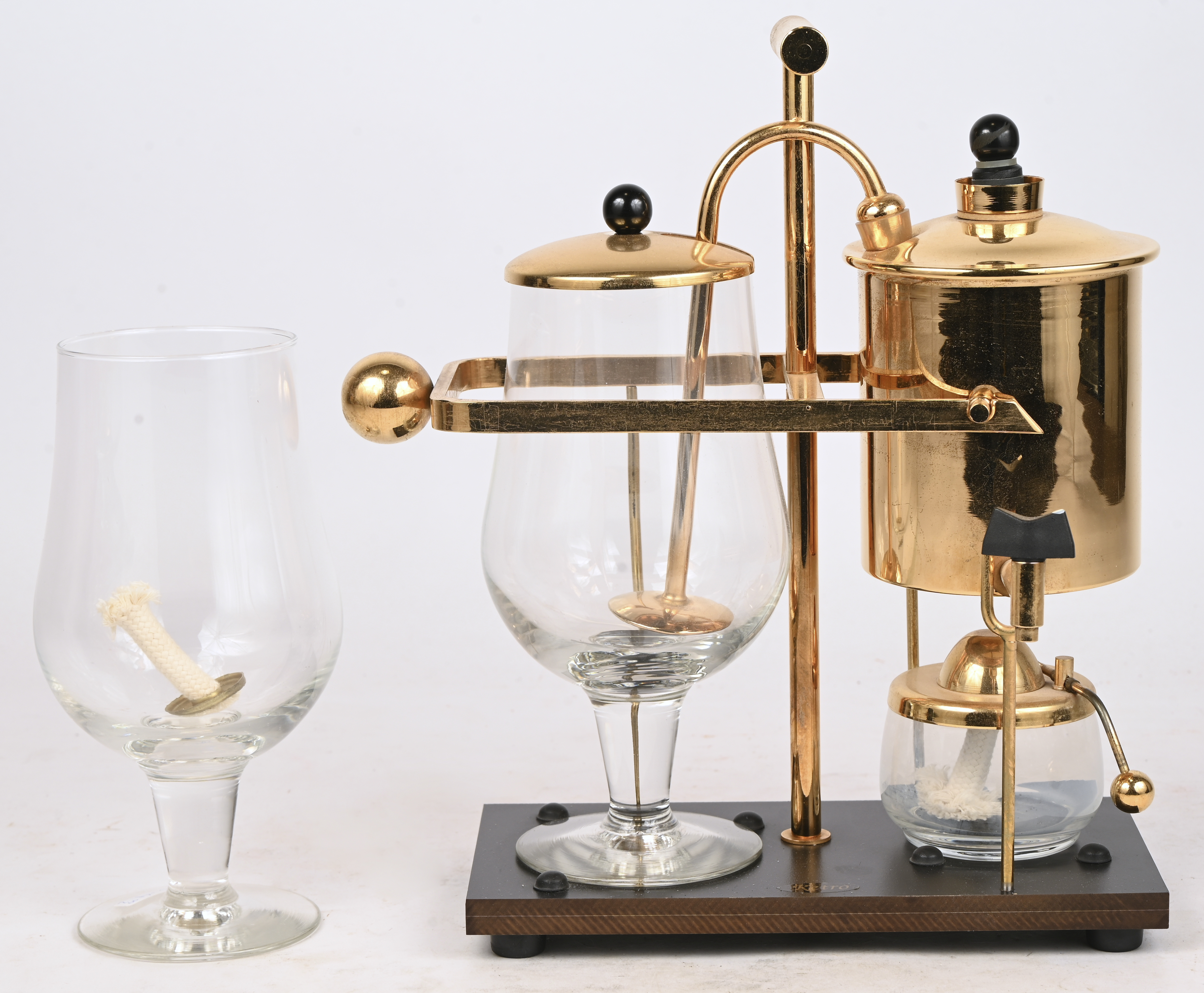 Een retro coffe maker, N.V. Perco, Antwerp. Met reserve glas Een retro coffe maker, N.V. Perco, Antwerp. Met reserve glas.