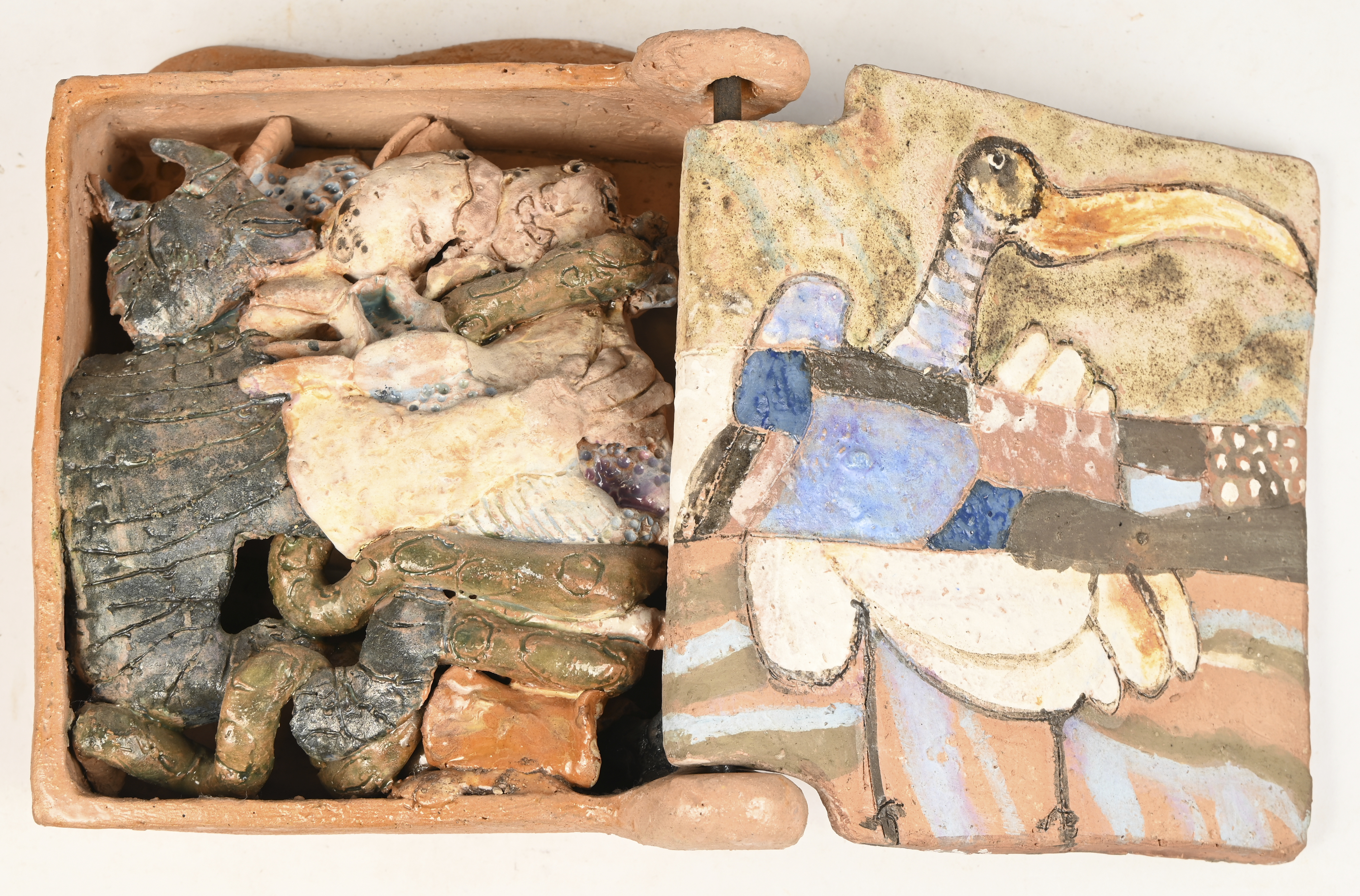 “Abstract keramisch boek met creaturen”. gedateerd 1937 “Abstract keramisch boek met creaturen”. gedateerd 1937.