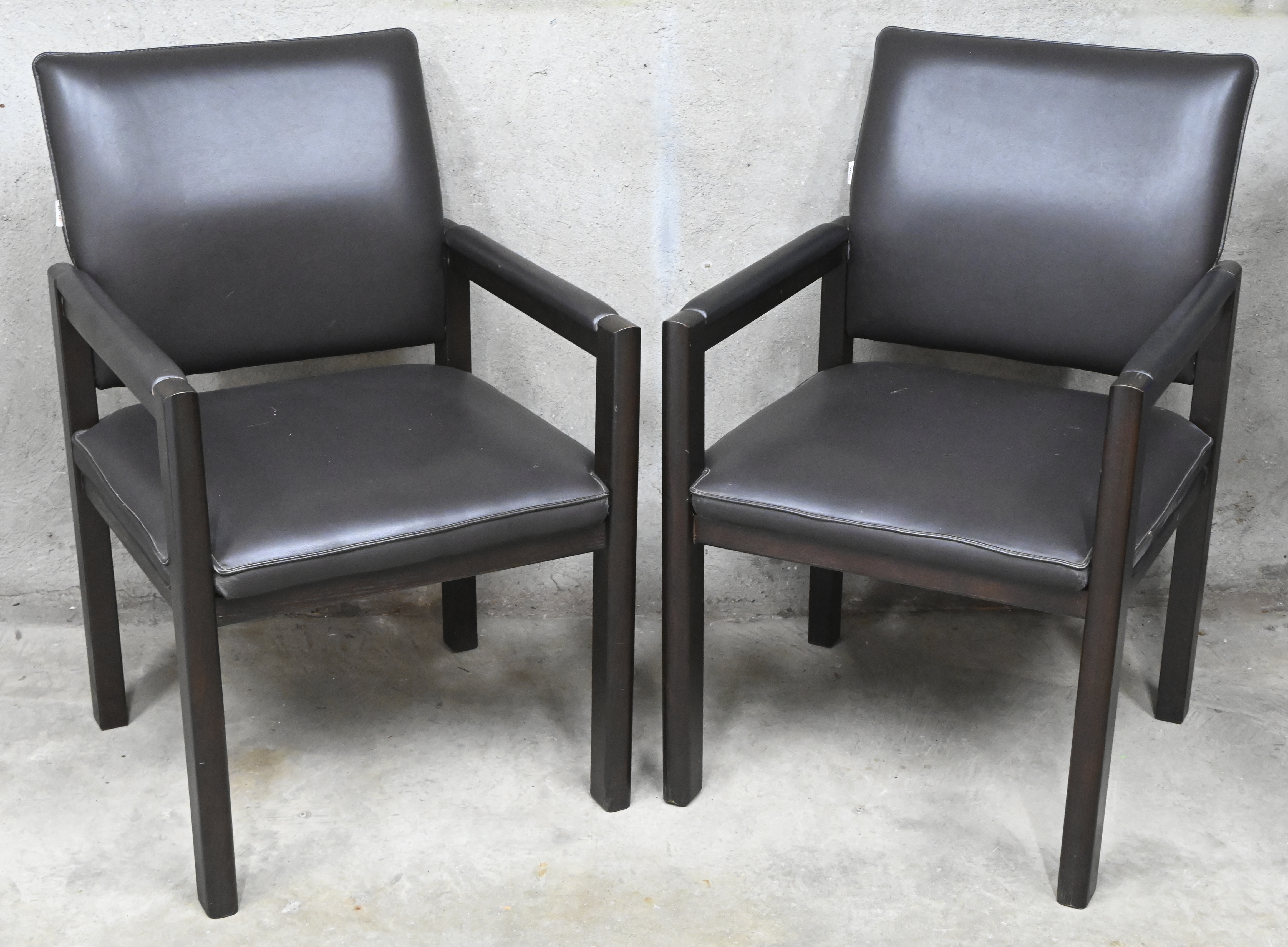 Een set van 2 Bulo vergaderstoelen Een set van 2 Bulo vergaderstoelen.