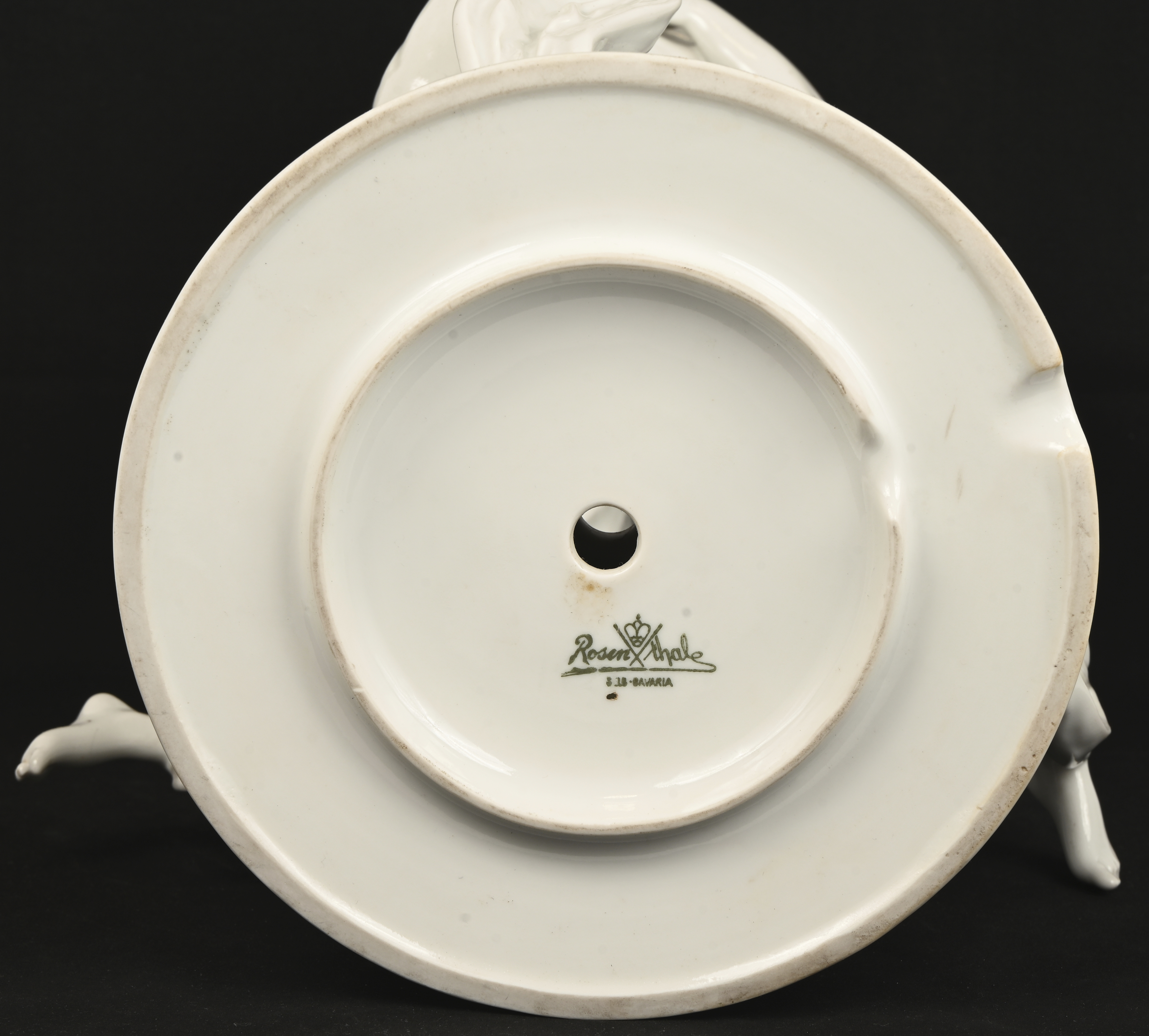 “De drie Gratiën.” Een wit porseleinen lampenvoet naar Karl Himmelstoss. Middenste kolom ontbreekt. Gemerkt Rosenthal Bavaria “De drie Gratiën.” Een wit porseleinen lampenvoet naar Karl Himmelstoss. Middenste kolom ontbreekt. Gemerkt Rosenthal Bavaria.