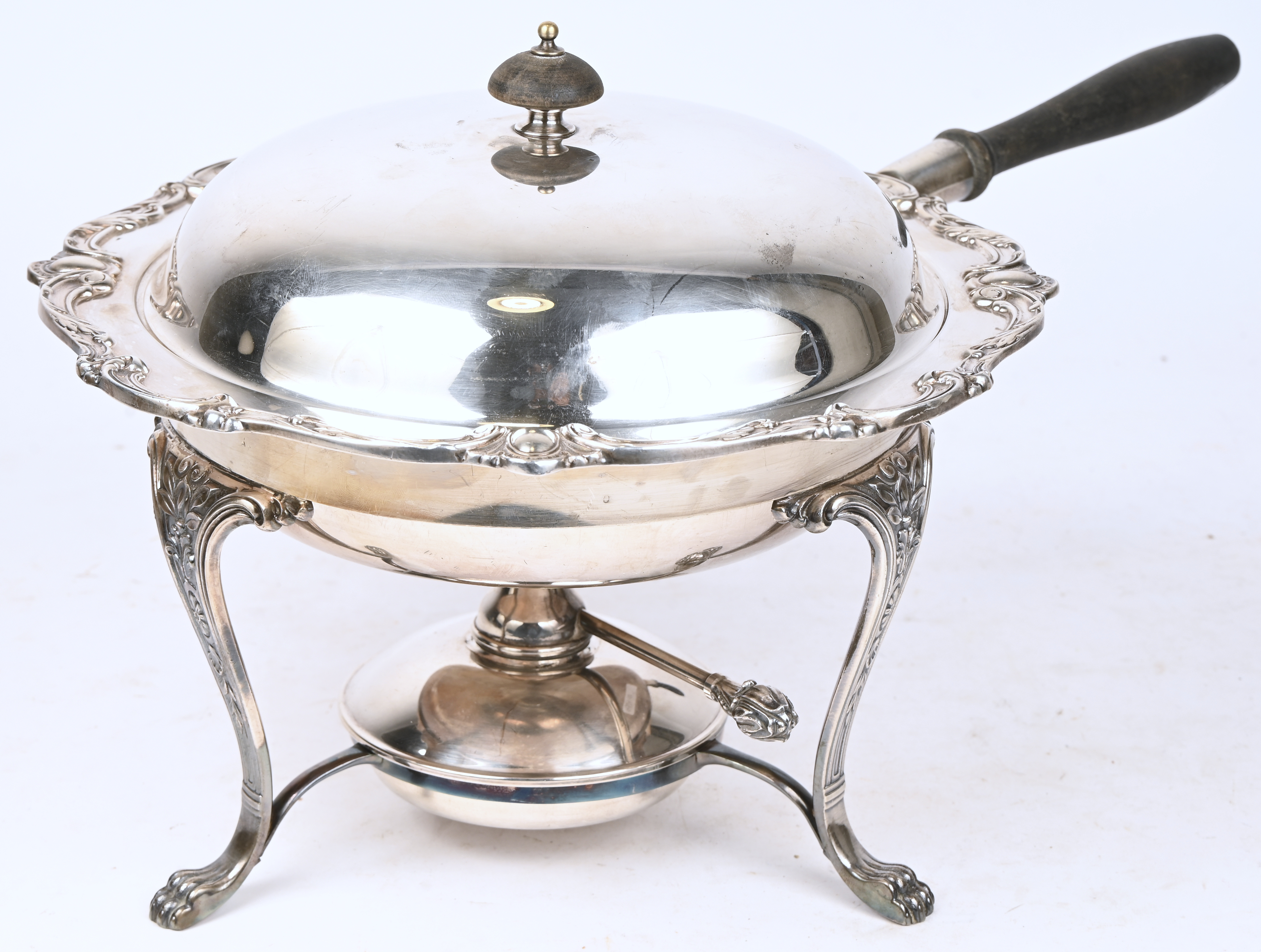 Een verzilverde warmhouder. Gemerkt Wilcox International Silver Co. 2775 Een verzilverde warmhouder. Gemerkt Wilcox International Silver Co. 2775.