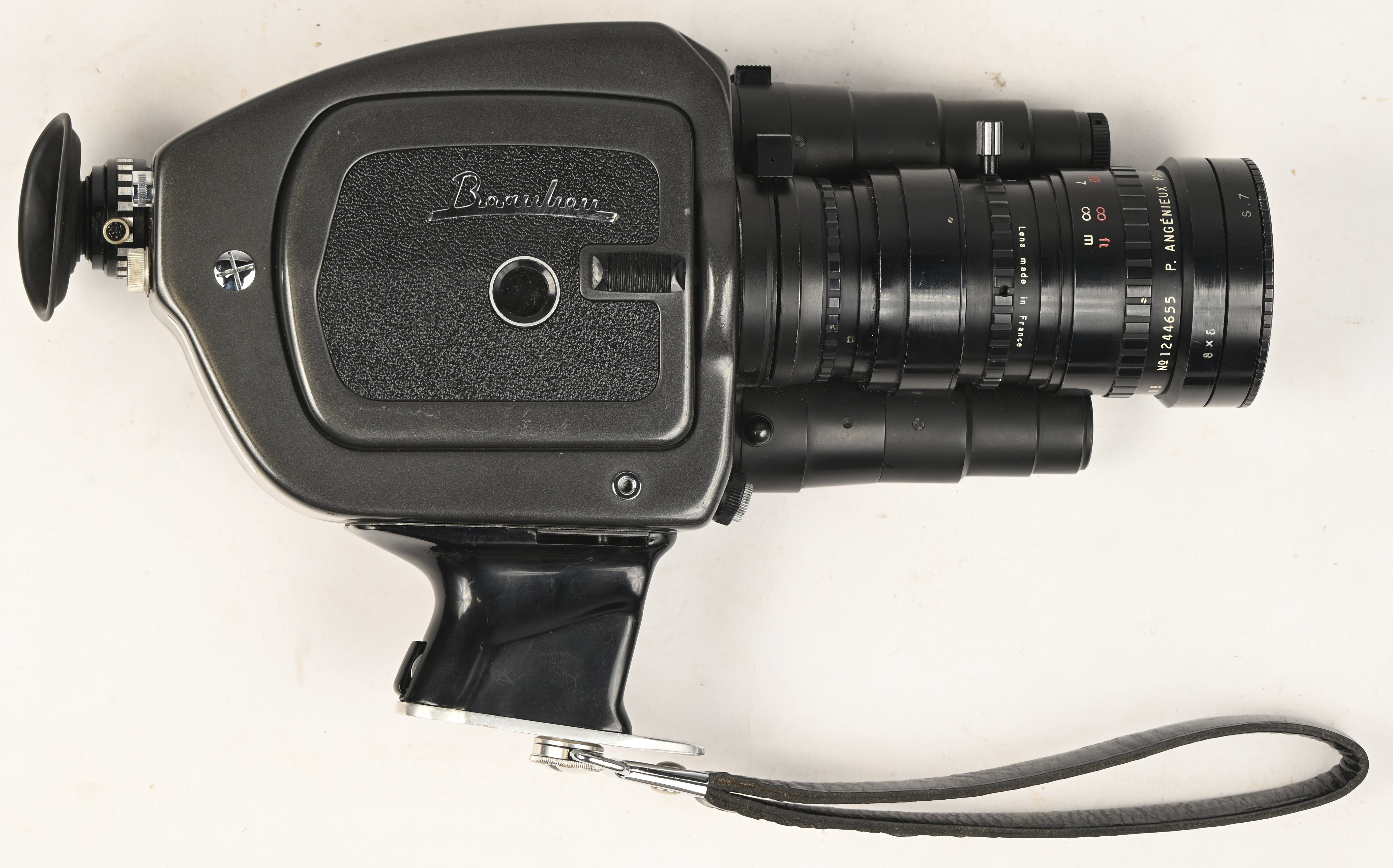 Een vintage super 8 camera, Bolex Beaulieu 4800 ZM. Met folders en toebehoren Een vintage super 8 camera, Bolex Beaulieu 4800 ZM. Met folders en toebehoren.