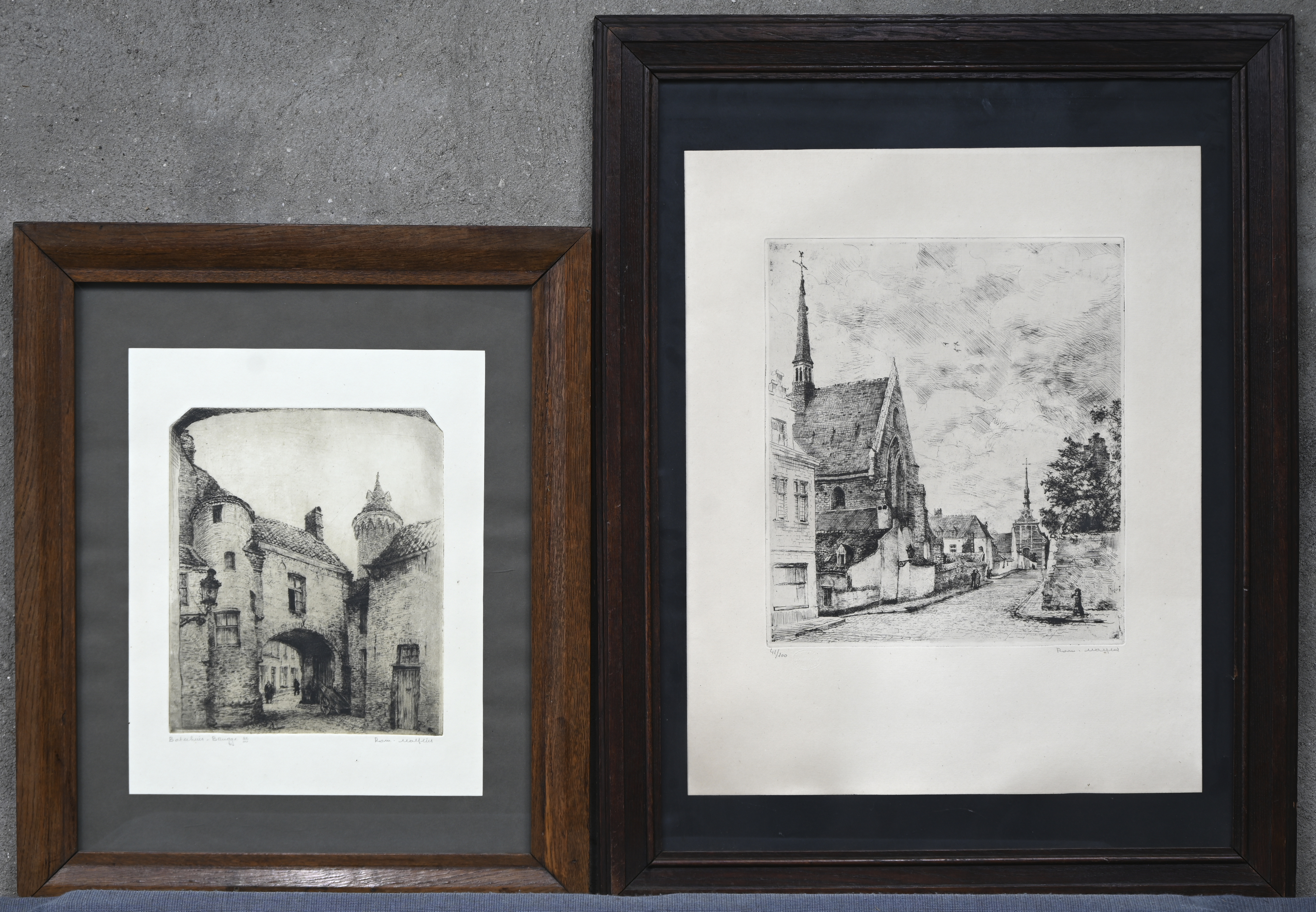 Een lot van twee gravures. “Boterhuis - Brugge. 40/100” & “Dorpszicht, 41/100” Gesigneerd buiten de plaat Een lot van twee gravures. “Boterhuis - Brugge. 40/100” & “Dorpszicht, 41/100” Gesigneerd buiten de plaat.