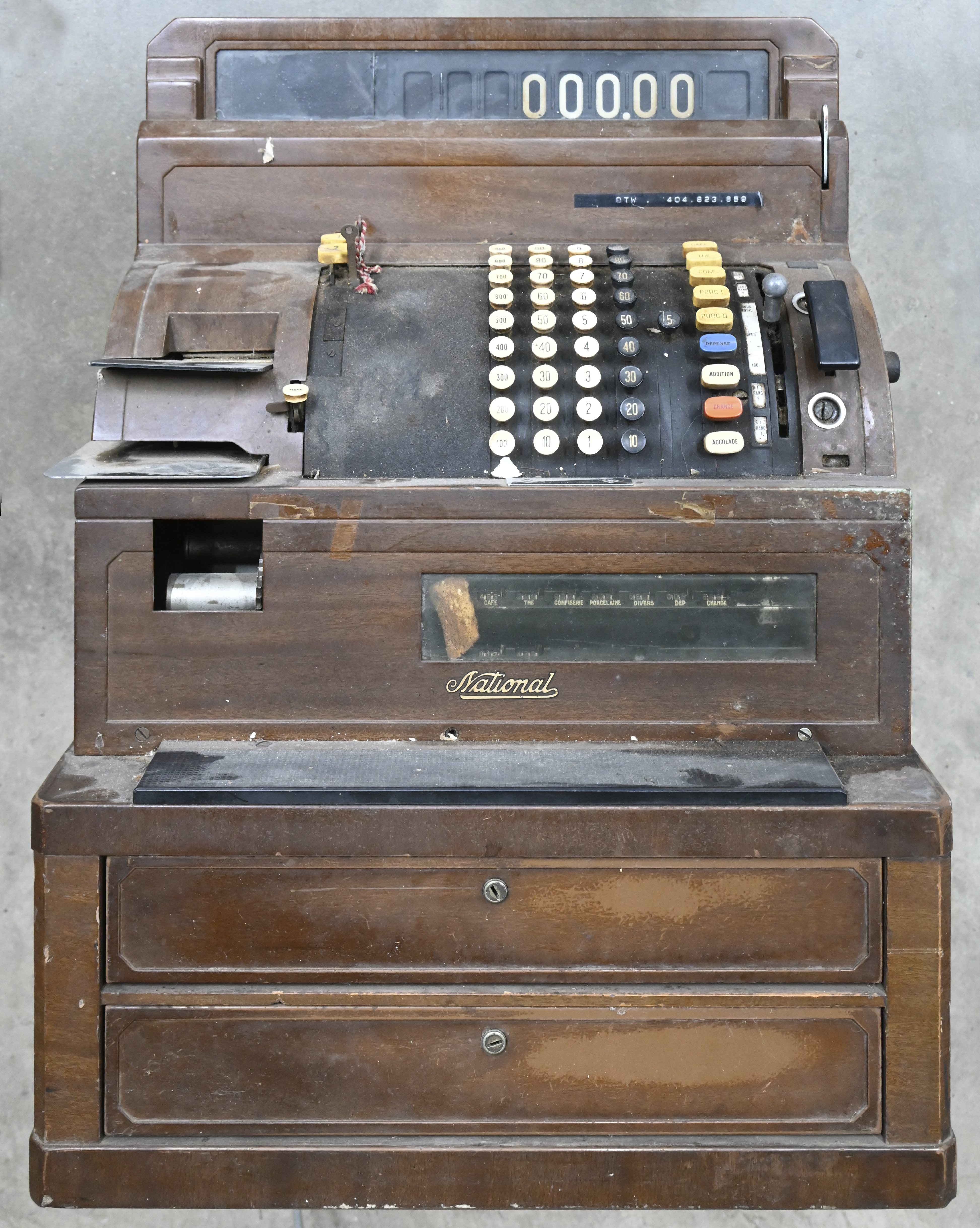 Een vintage National Cash Register kassa, circa 1950. Destijds nog in gebruik in de Boerentoren Een vintage National Cash Register kassa, circa 1950. Destijds nog in gebruik in de Boerentoren.