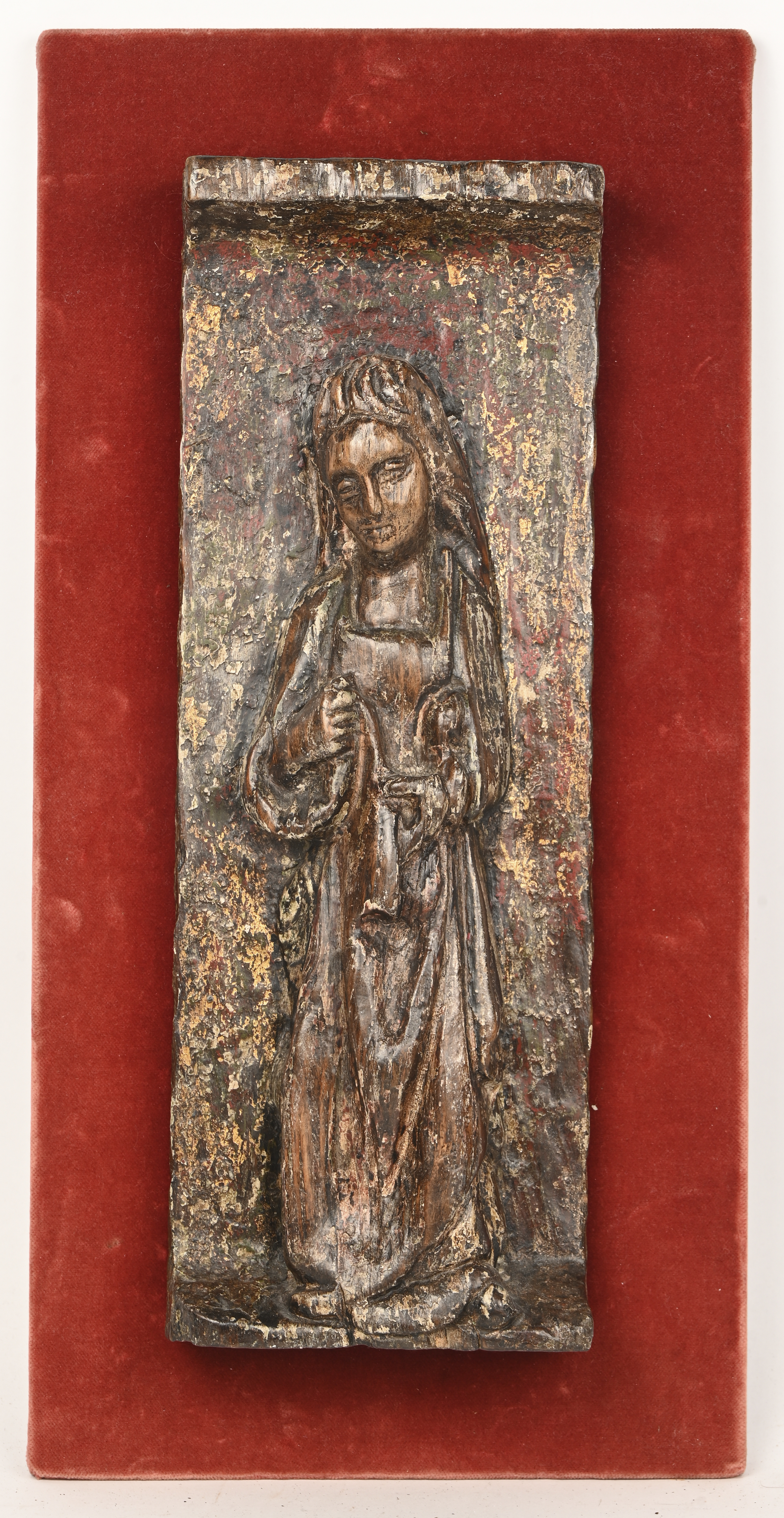 ‘Edelvrouw’. Een massief houten basreliëf, naar de 18e eeuw ‘Edelvrouw’. Een massief houten basreliëf, naar de 18e eeuw.