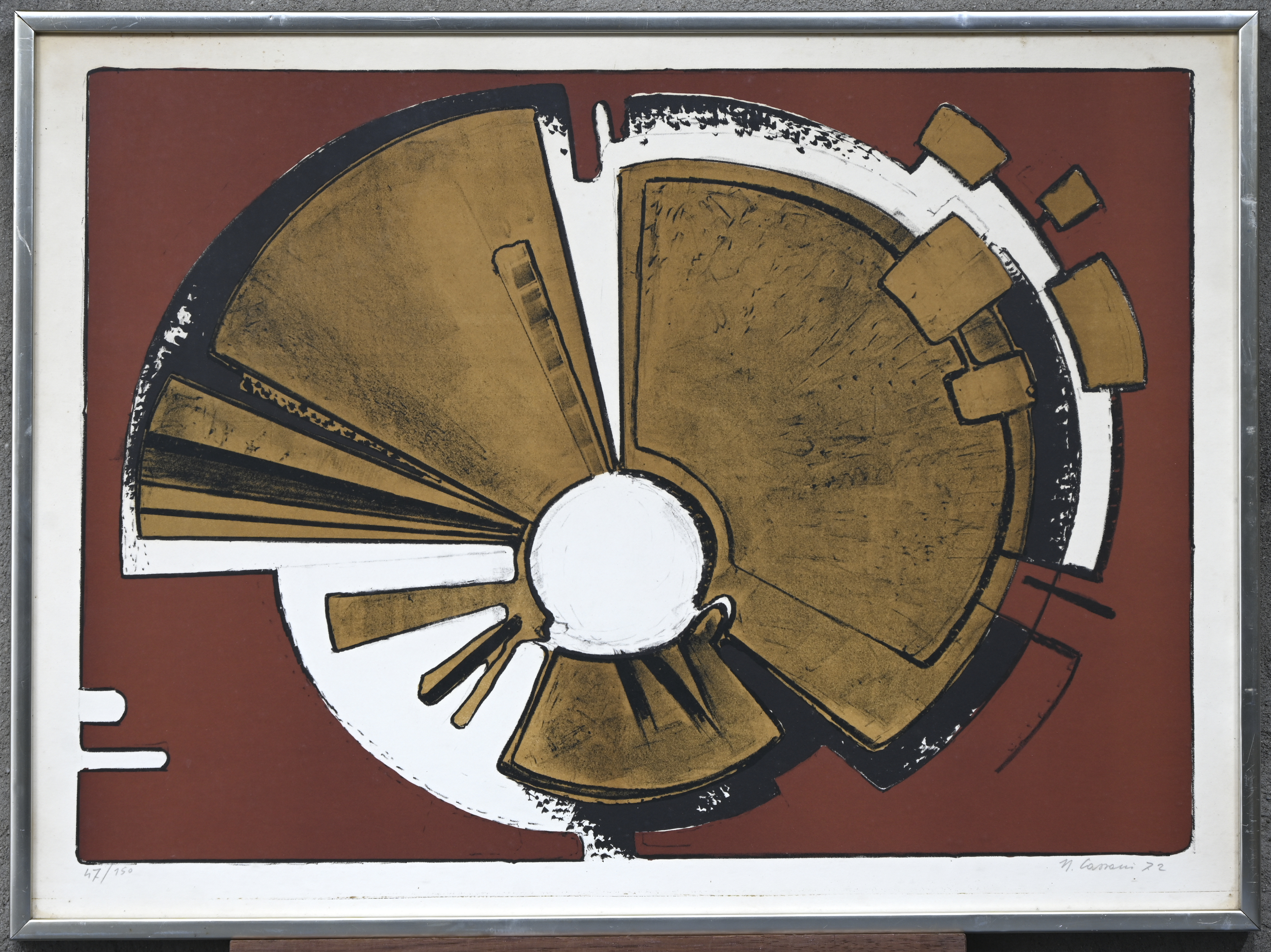 “Geometrisch abstract in cirkel.” Litho op papier. Genummerd 47/150. Gesigneerd buiten de plaat, gedateerd ‘72 “Geometrisch abstract in cirkel.” Litho op papier. Genummerd 47/150. Gesigneerd buiten de plaat, gedateerd ‘72.