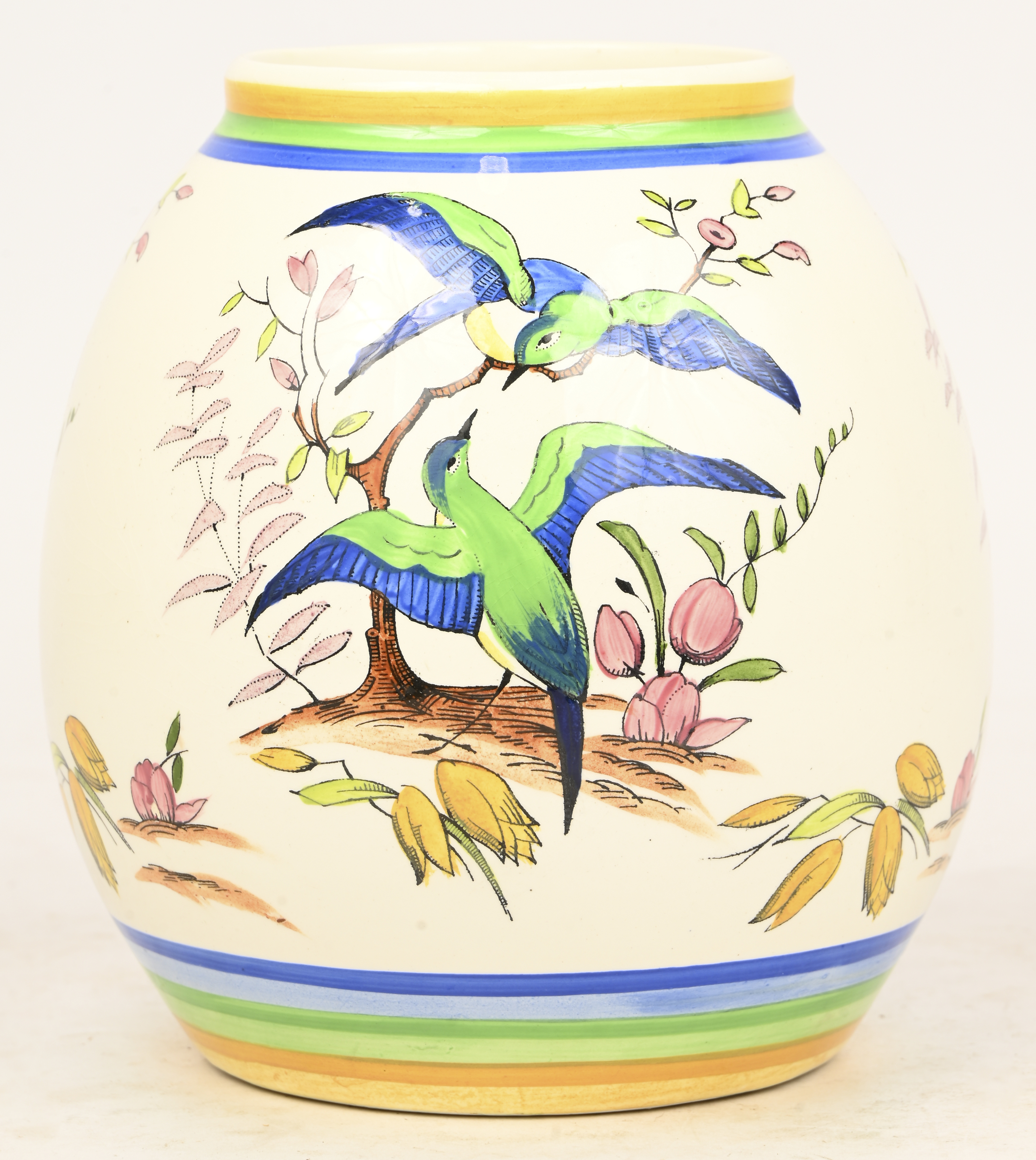 Een art-deco vaas met decor van vogels en bloemen. Gemerkt Keramis made in Belgium, genummerd D1664 Een art-deco vaas met decor van vogels en bloemen. Gemerkt Keramis made in Belgium, genummerd D1664.