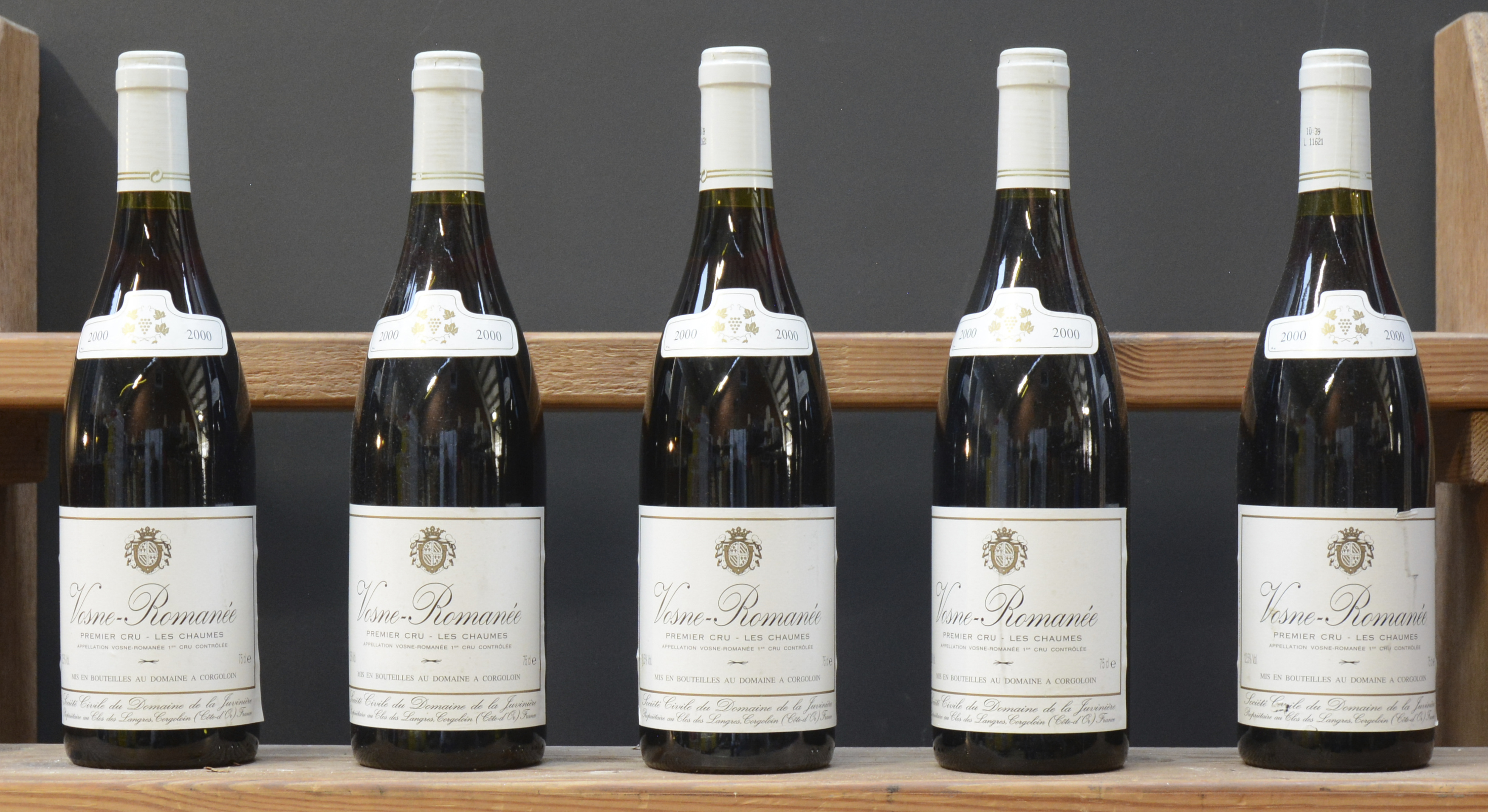 Vosne-Romanée 1e Cru Les Chaumes A.C. Dom. de la Juvinière, Corgoloin M.D Vosne-Romanée 1e Cru Les Chaumes A.C. Dom. de la Juvinière, Corgoloin M.D. 2000 aantal: 5 bt