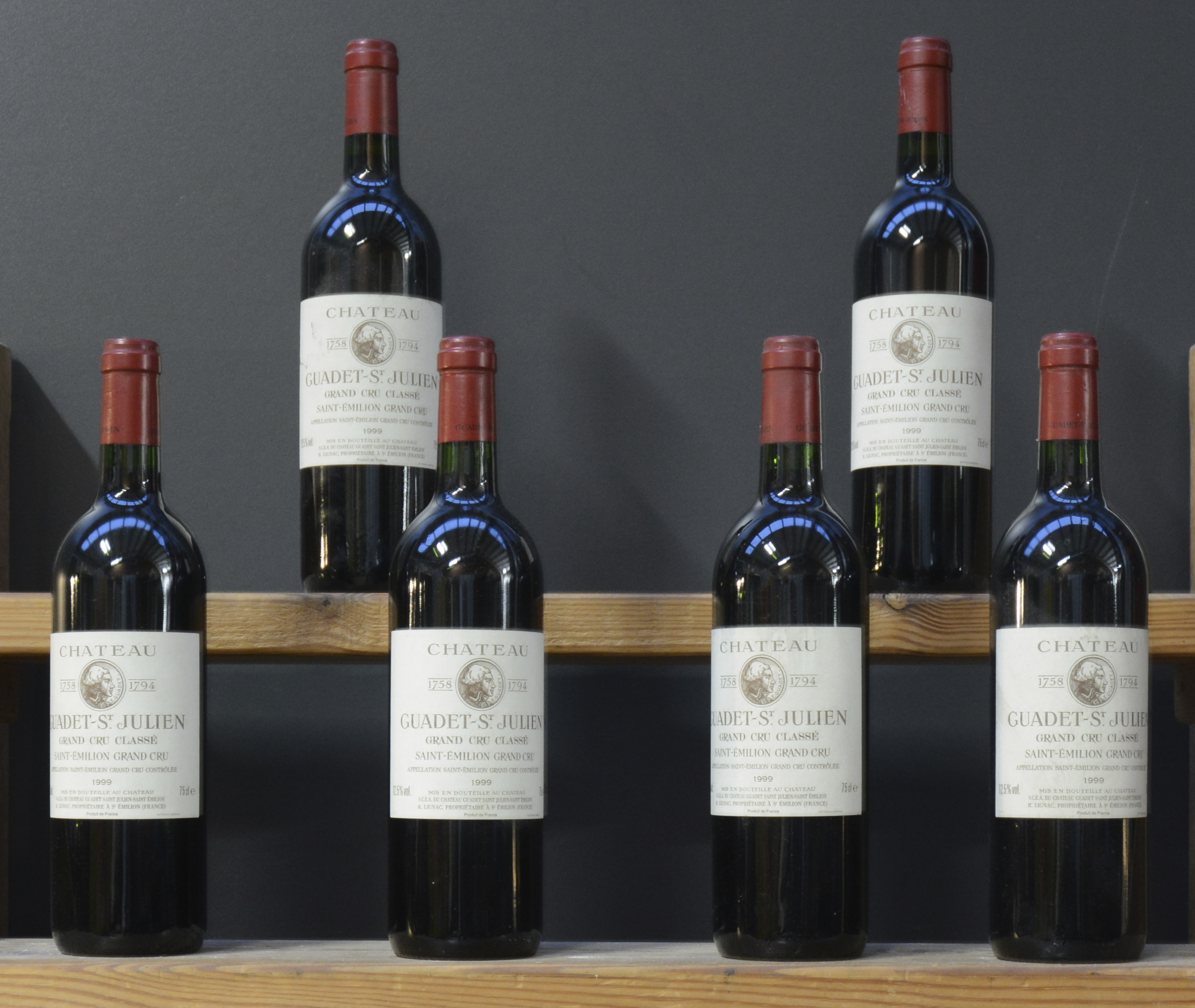 Ch. Guadet-St-Julien A.C. St-Emilion grand cru classé M.C Ch. Guadet-St-Julien A.C. St-Emilion grand cru classé M.C. 1999 aantal: 6 bt