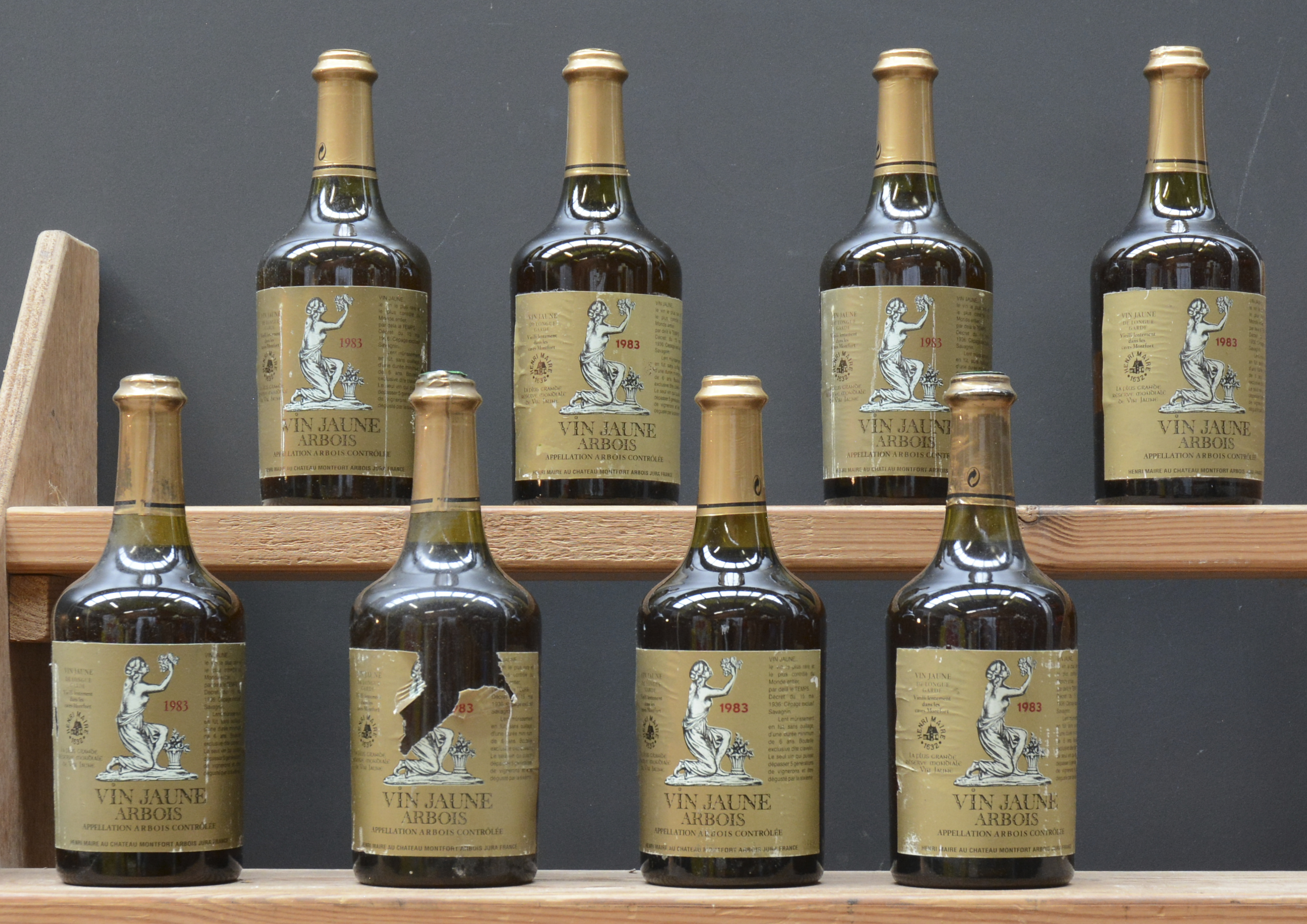 Vin Jaune A.C. Arbois Henri Maire, Ch. Montfort Arbois M.O Vin Jaune A.C. Arbois Henri Maire, Ch. Montfort Arbois M.O. 1983 aantal: 8 bt