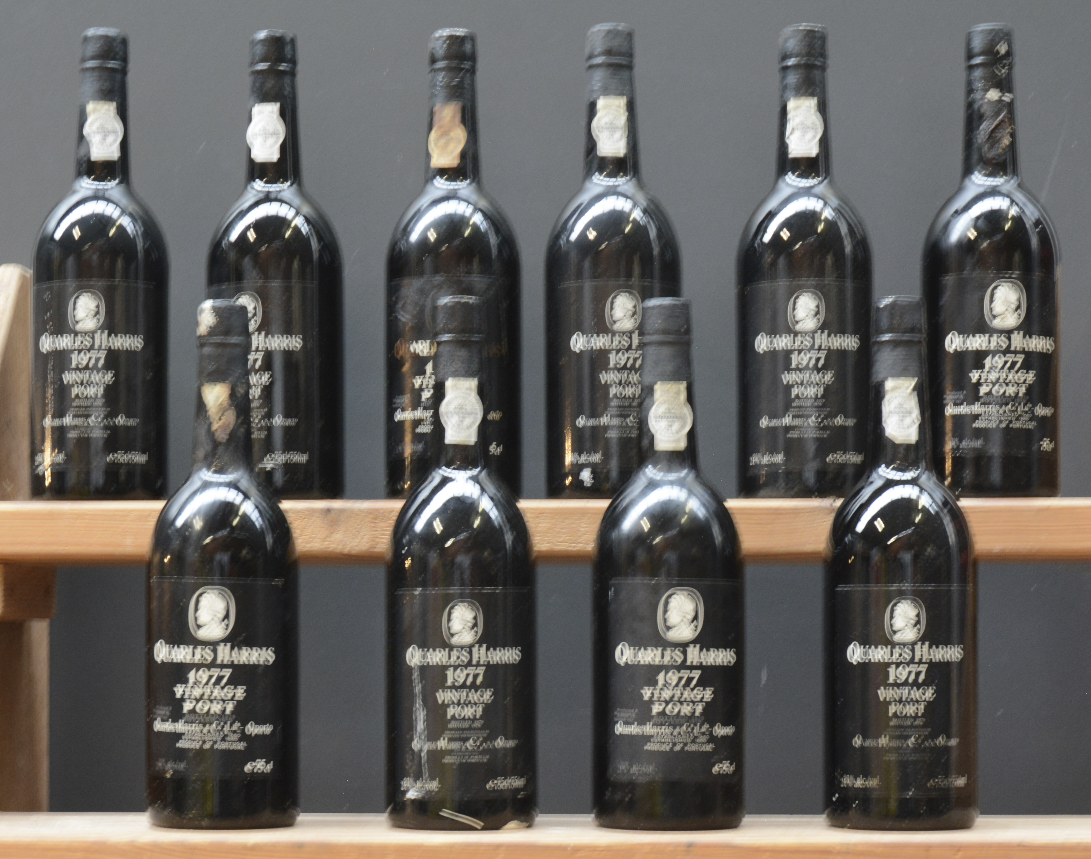 Vintage Port Bottled 1979 Quarles Harris & Ca, Oporto M.O Vintage Port Bottled 1979 Quarles Harris & Ca, Oporto M.O. 1977 aantal: 10 bt