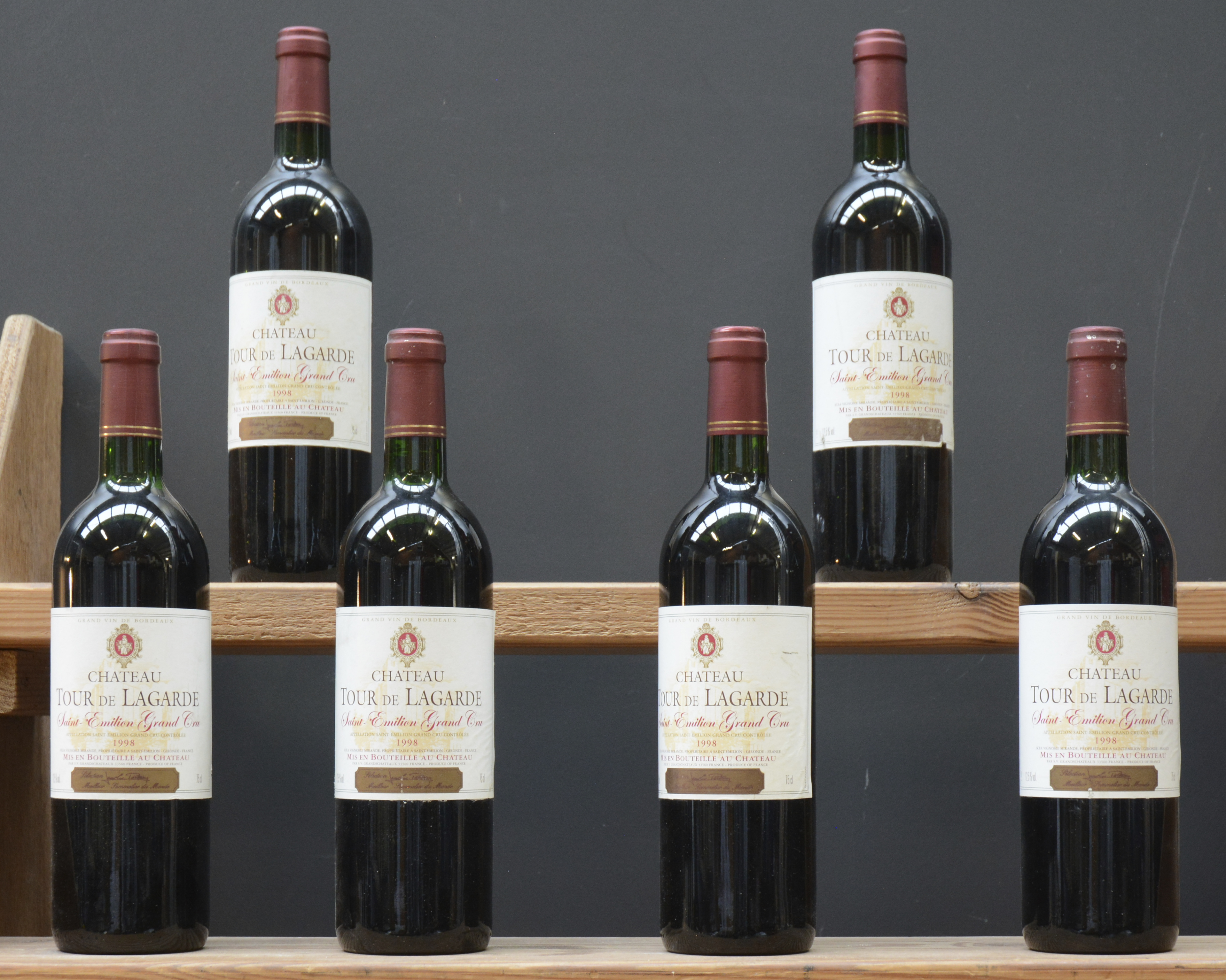 Ch. Tour de Lagarde A.C. St-Emilion grand cru M.C Ch. Tour de Lagarde A.C. St-Emilion grand cru M.C. 1998 aantal: 6 bt