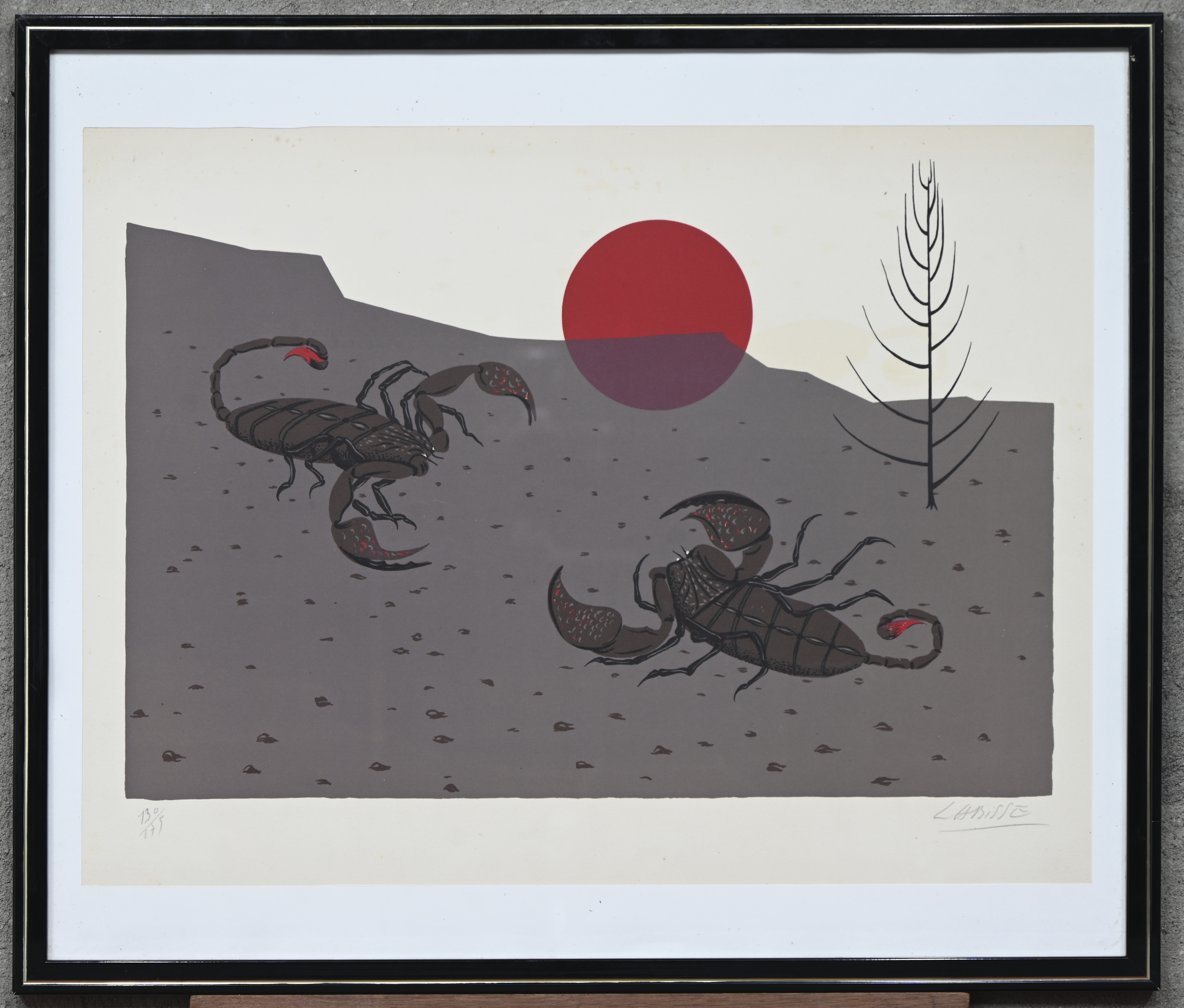 ‘Twee vechtende schorpioenen’, een kleurenlitho getekend Labisse. Nr. 130 uit een oplage van 175 exemplaren ‘Twee vechtende schorpioenen’, een kleurenlitho getekend Labisse. Nr. 130 uit een oplage van 175 exemplaren.