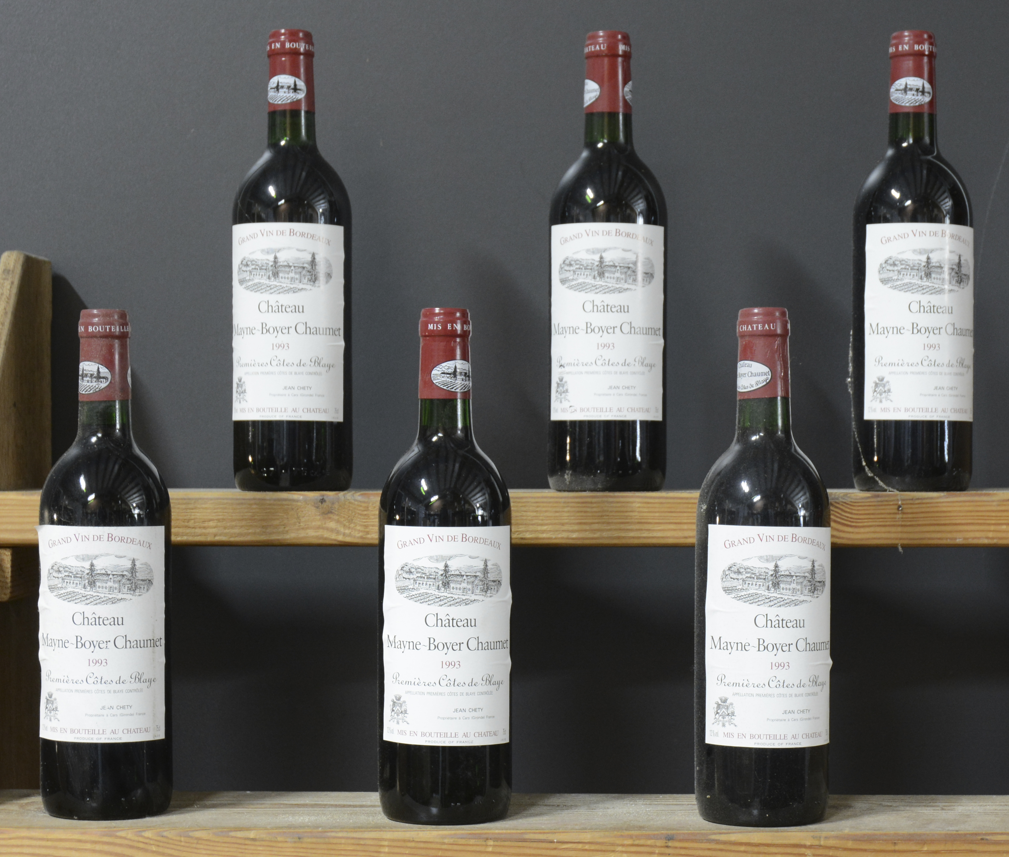 Ch. Mayne-Boyer-Chaumet A.C. 1e Côtes de Blaye M.C. O.K Ch. Mayne-Boyer-Chaumet A.C. 1e Côtes de Blaye M.C. O.K. 1993 aantal: 6 bt