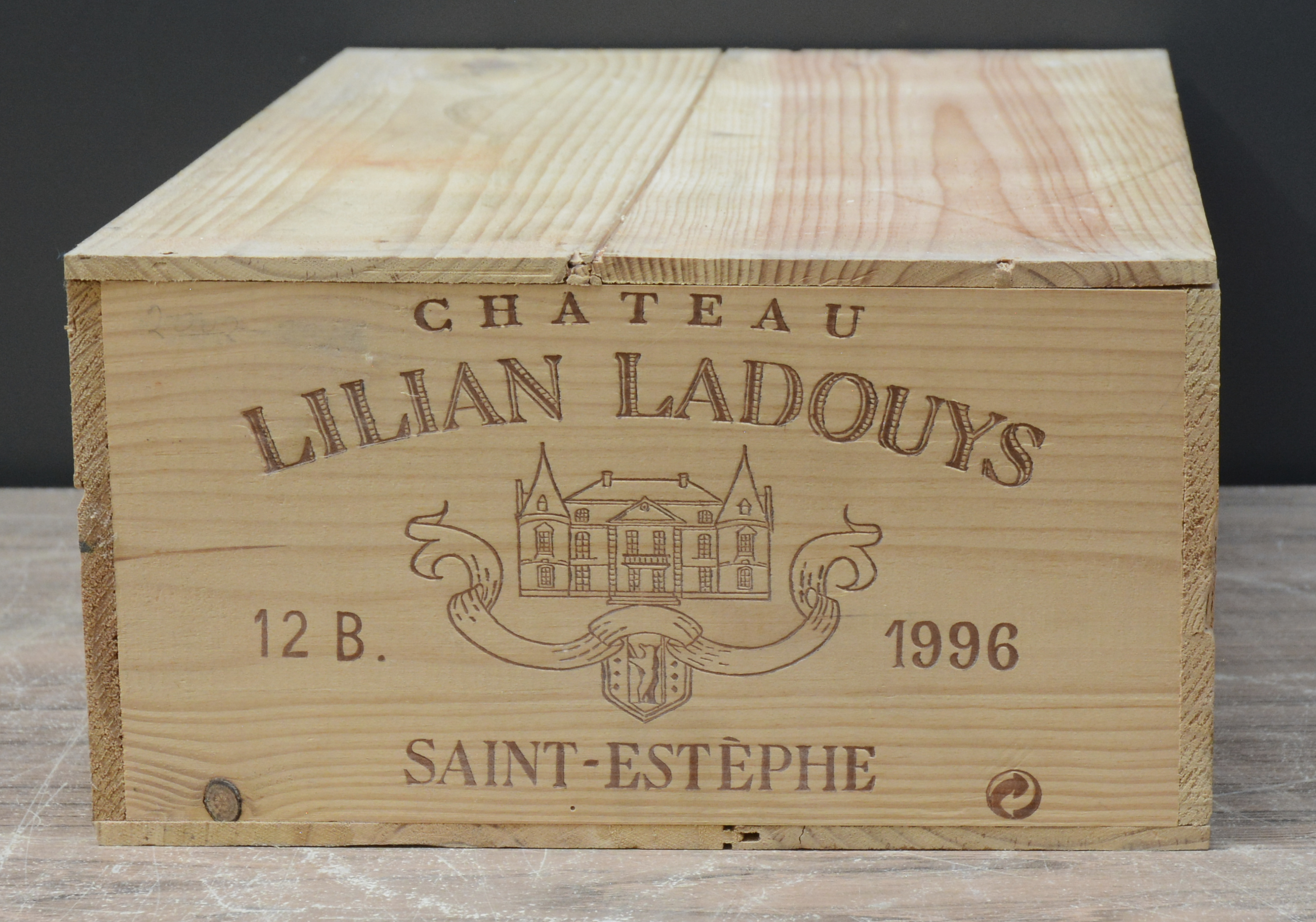 Ch. Lilian-Ladouys A.C. St-Estèphe M.C. O.K Ch. Lilian-Ladouys A.C. St-Estèphe M.C. O.K. 1996 aantal: 12 bt