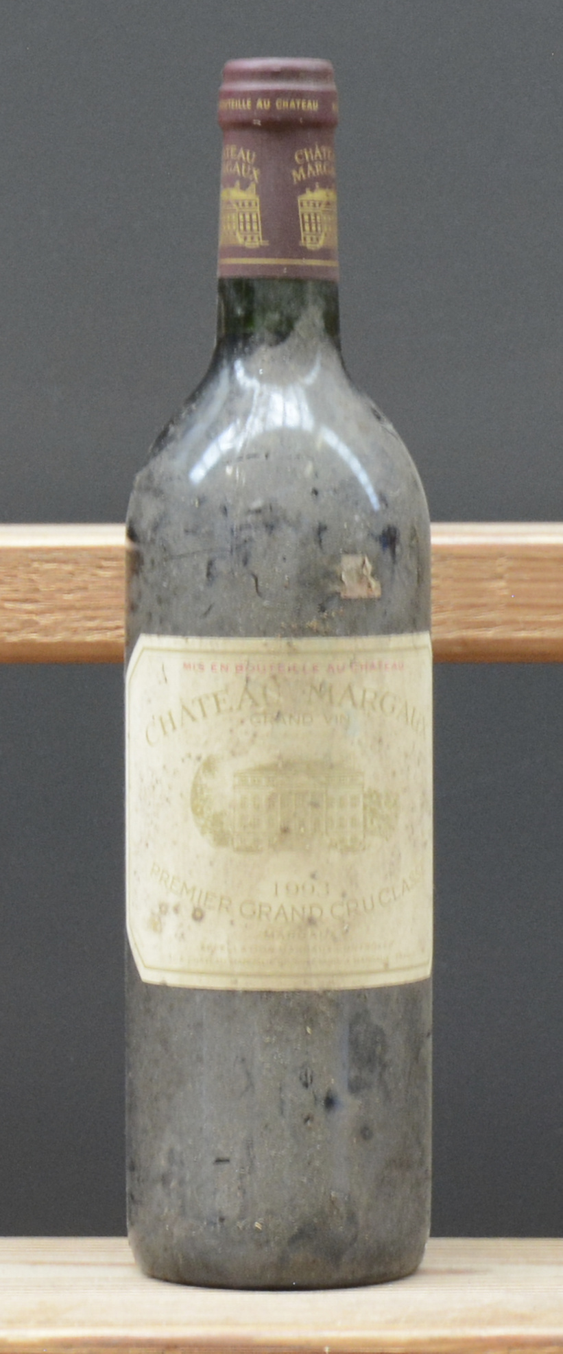 Ch. Margaux A.C. Margaux 1e grand cru classé M.C Ch. Margaux A.C. Margaux 1e grand cru classé M.C. 1993 aantal: 1 bt