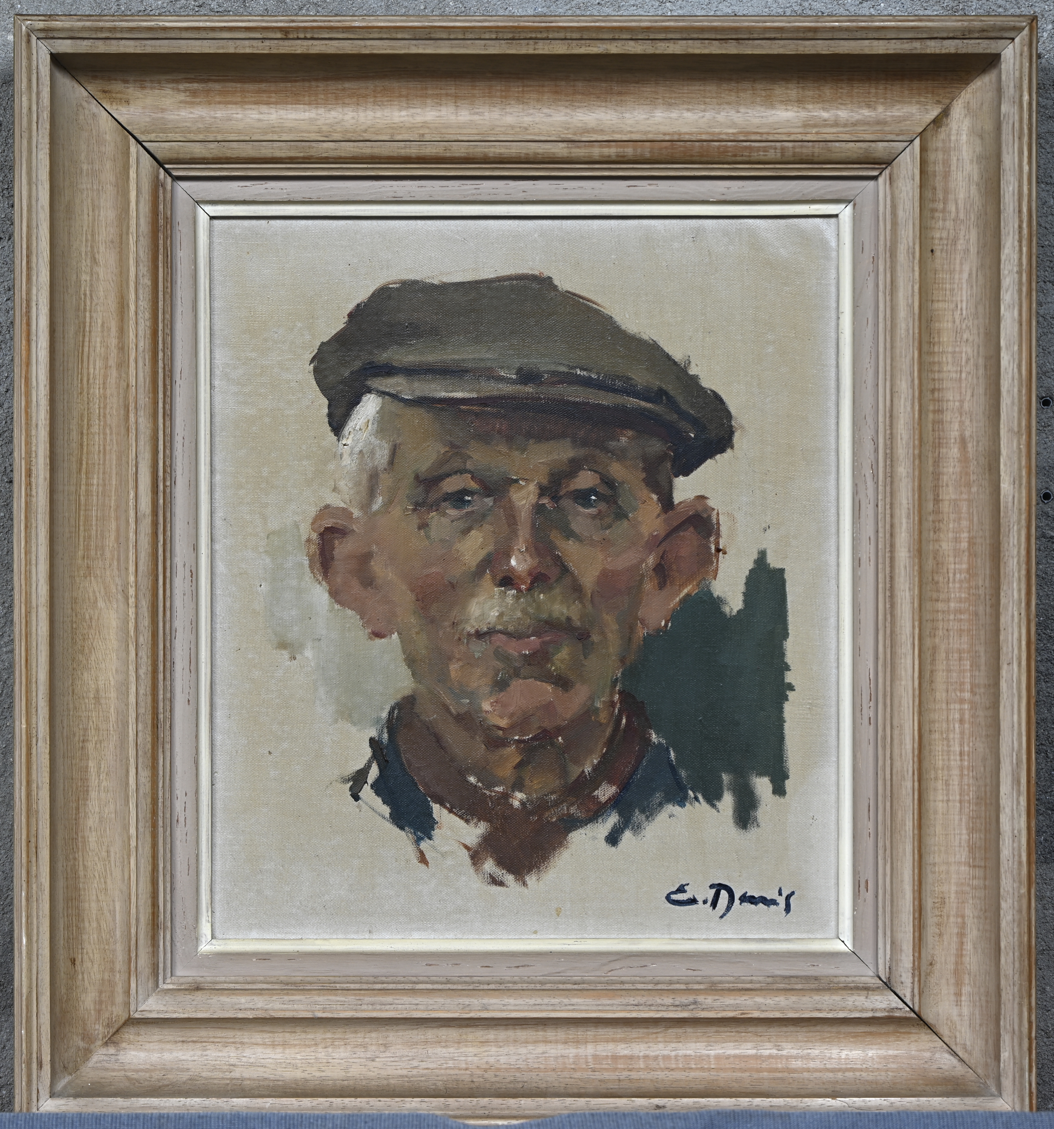 ‘Portret van een man met pet’, olieverf op doek. Getekend E. Denis ‘Portret van een man met pet’, olieverf op doek. Getekend E. Denis.
