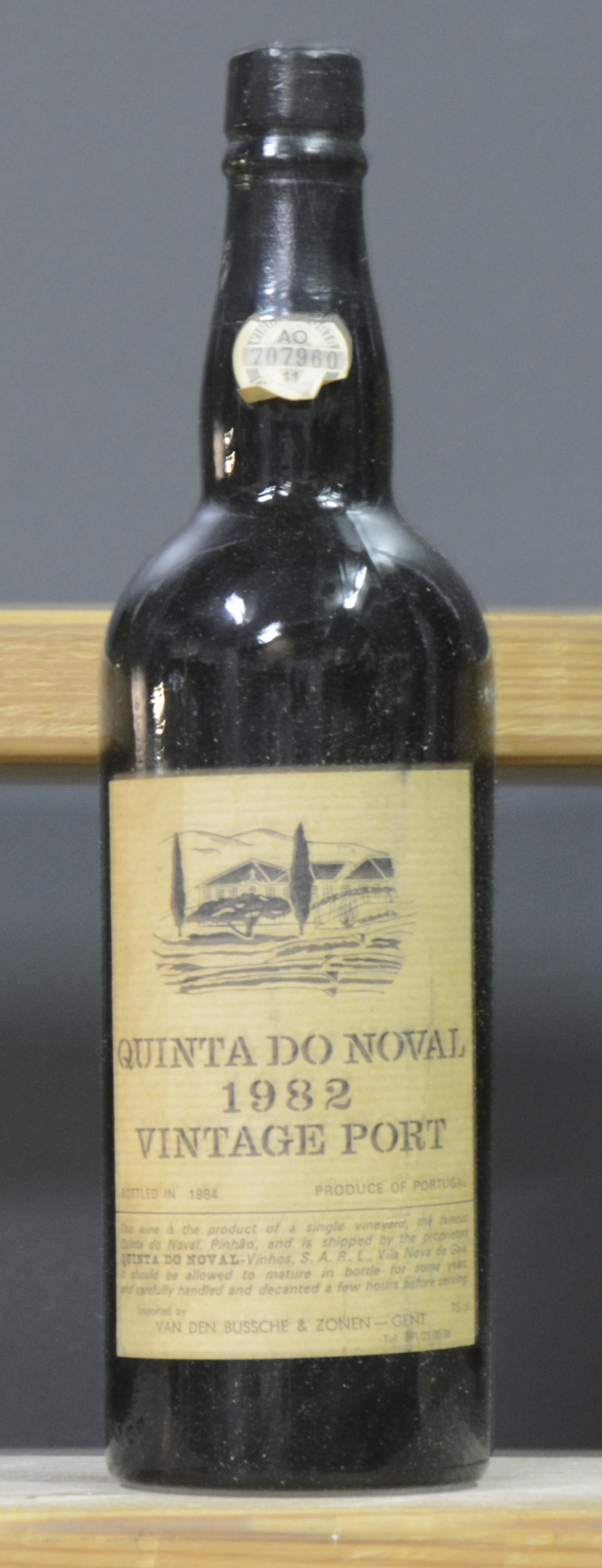Vintage Port Bottled 1984 Quinta do Noval M.O Vintage Port Bottled 1984 Quinta do Noval M.O. 1982 aantal: 1 bt
