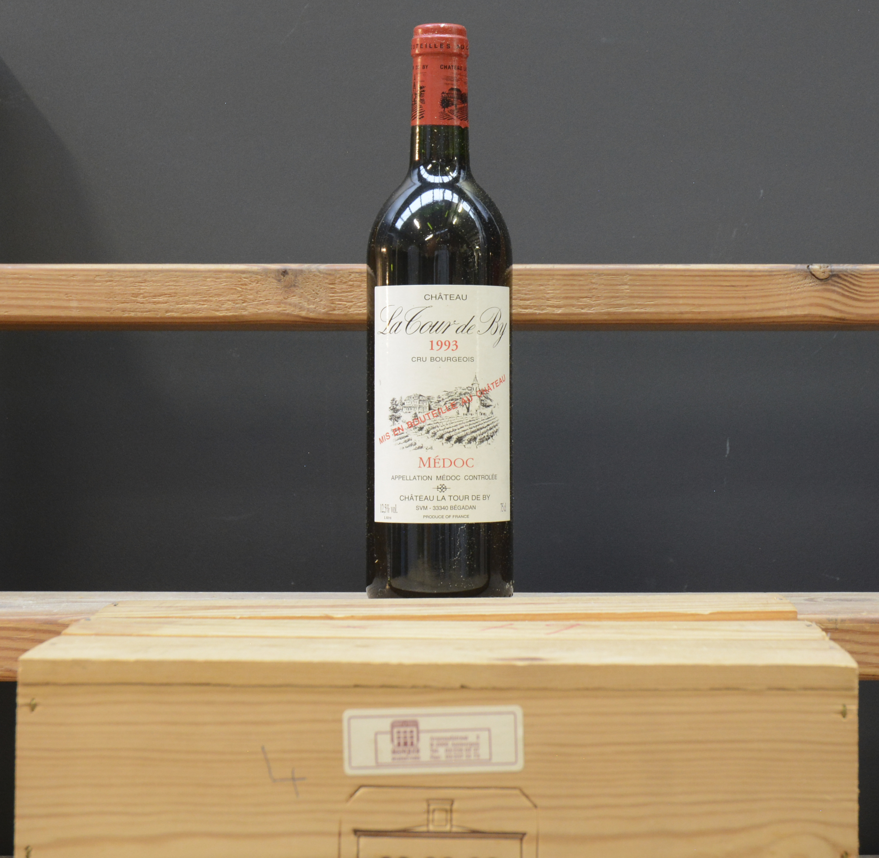 Ch. La Tour de By A.C. Médoc Cru bourgeois M.C. K Ch. La Tour de By A.C. Médoc Cru bourgeois M.C. K. 1993 aantal: 6 bt