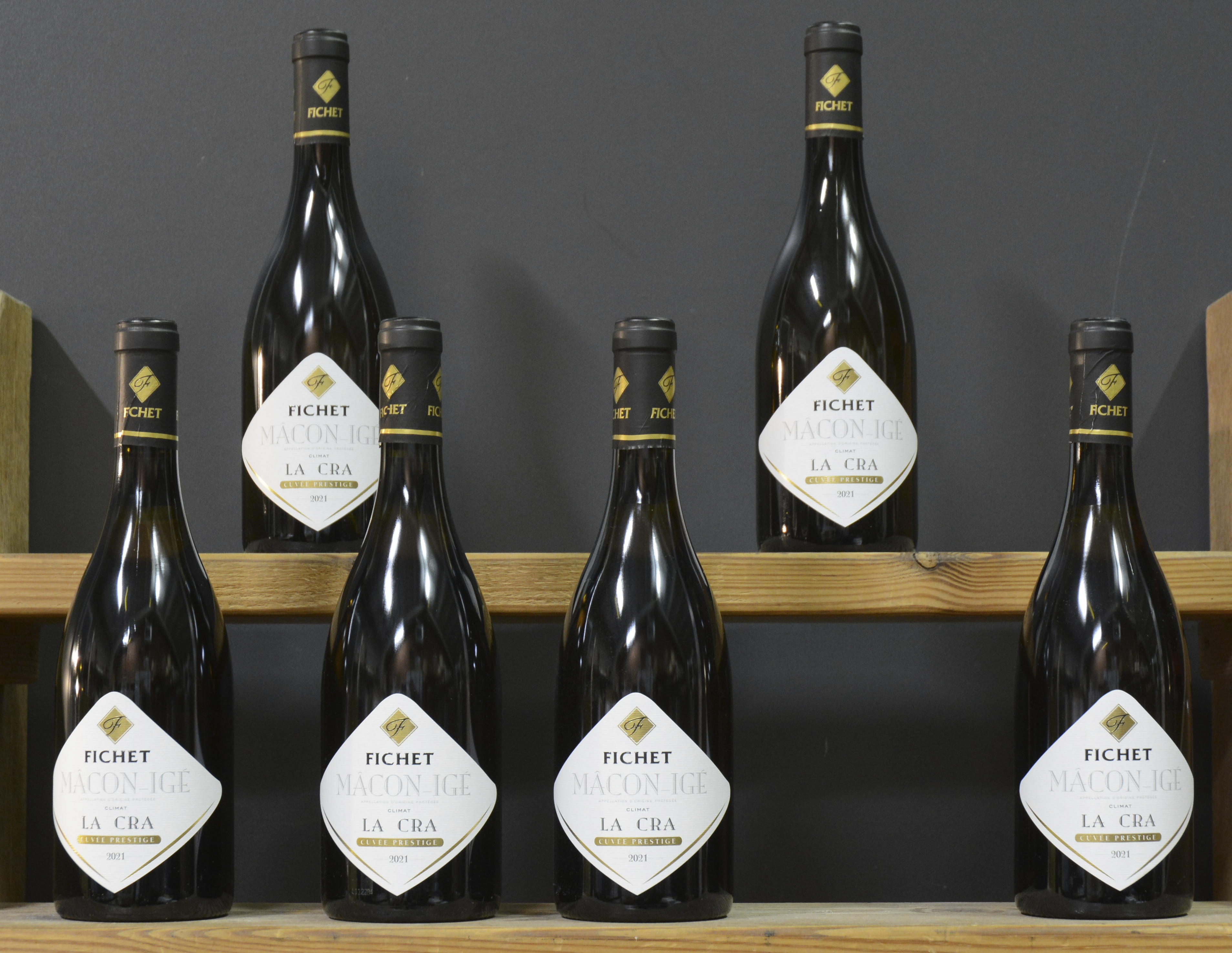 Mâcon-Igé La Cra Cuvée Prestige A.O.P. Fichet, Igé M.O. D Mâcon-Igé La Cra Cuvée Prestige A.O.P. Fichet, Igé M.O. D. 2021 aantal: 6 bt