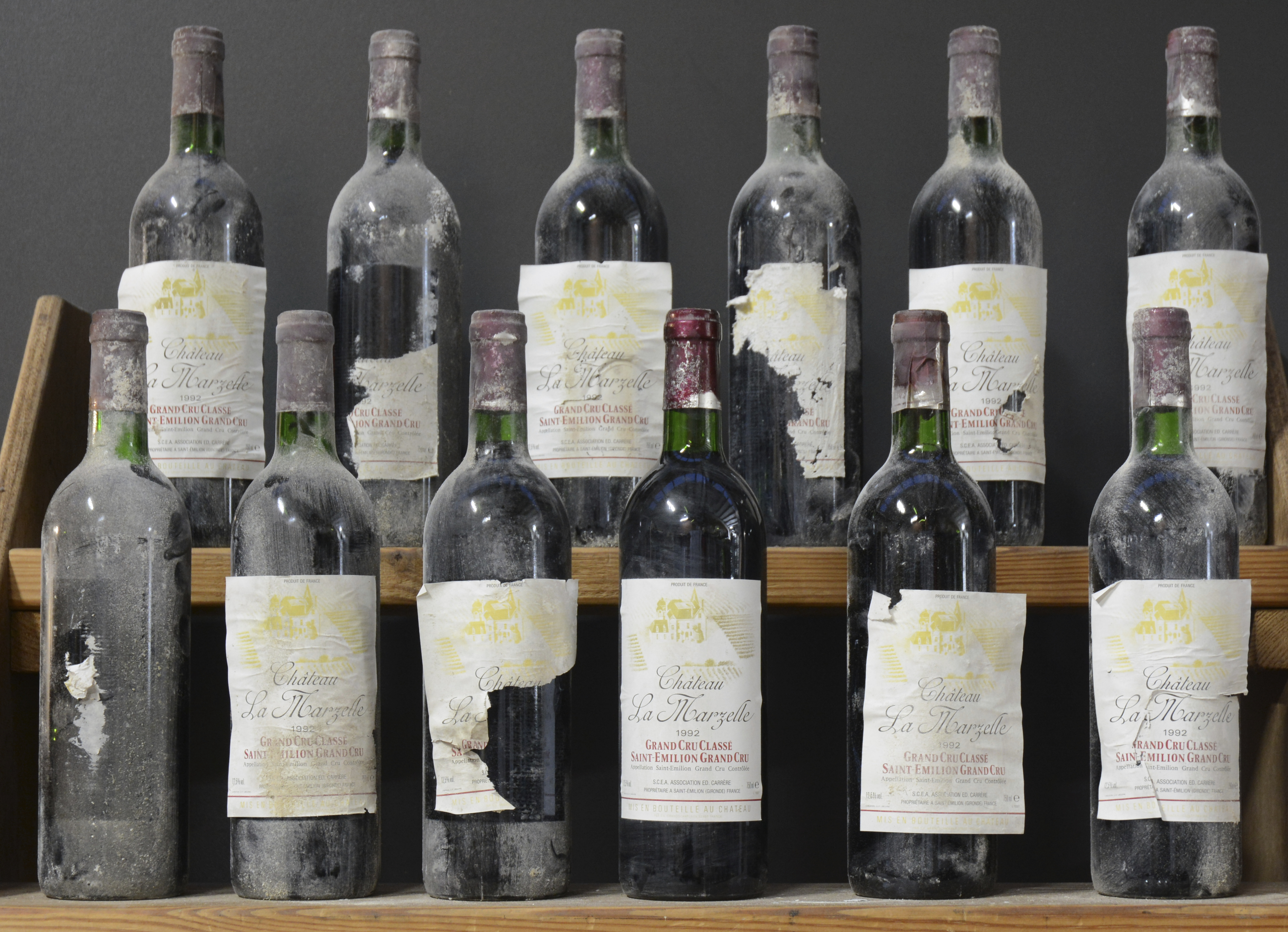 Ch. La Marzelle A.C. St-Emilion grand cru classé M.C Ch. La Marzelle A.C. St-Emilion grand cru classé M.C. 1992 aantal: 12 bt enkele slechte etiketten