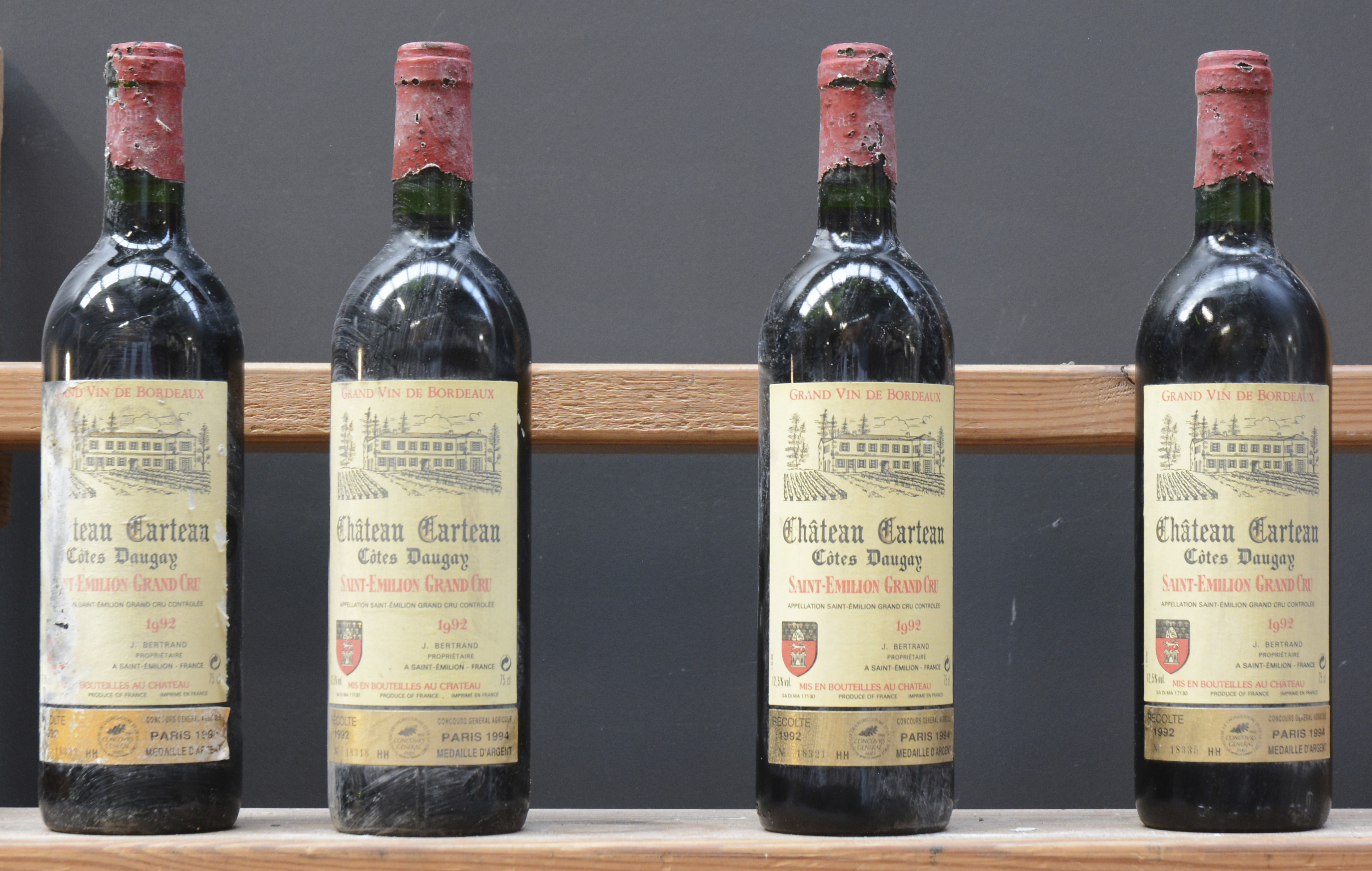 Ch. Carteau Côtes Daugay A.C. St-Emilion grand cru M.C Ch. Carteau Côtes Daugay A.C. St-Emilion grand cru M.C. 1992 aantal: 4 bt