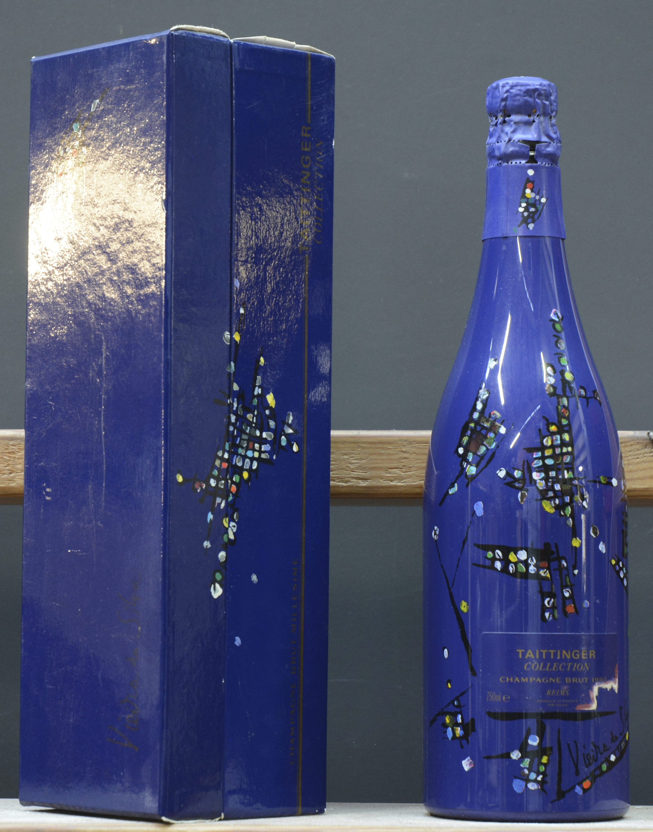 Taittinger Collection Champagne Brut Millésimé Creatie Vieira da Silva d.d. 1988 Grand cru Taittinger, Reims M.O. O.D Taittinger Collection Champagne Brut Millésimé Creatie Vieira da Silva d.d. 1988 Grand cru Taittinger, Reims M.O. O.D. 1983 aantal: 1 bt Hoekje van het label