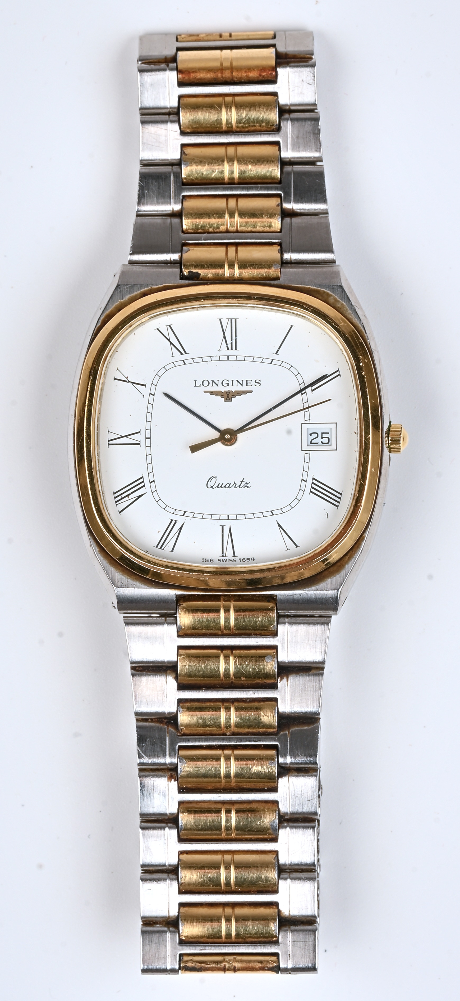 Een roestvrijstalen herenhorloge Een roestvrijstalen herenhorloge.