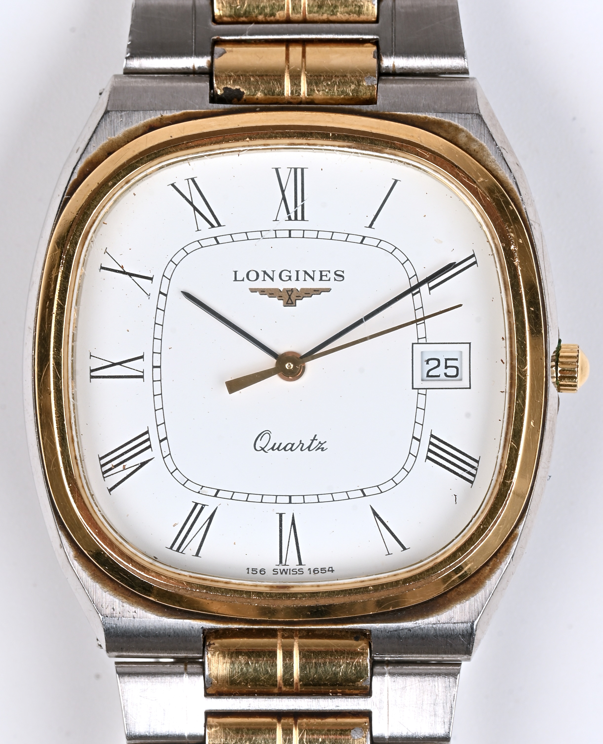 Een roestvrijstalen herenhorloge Een roestvrijstalen herenhorloge.