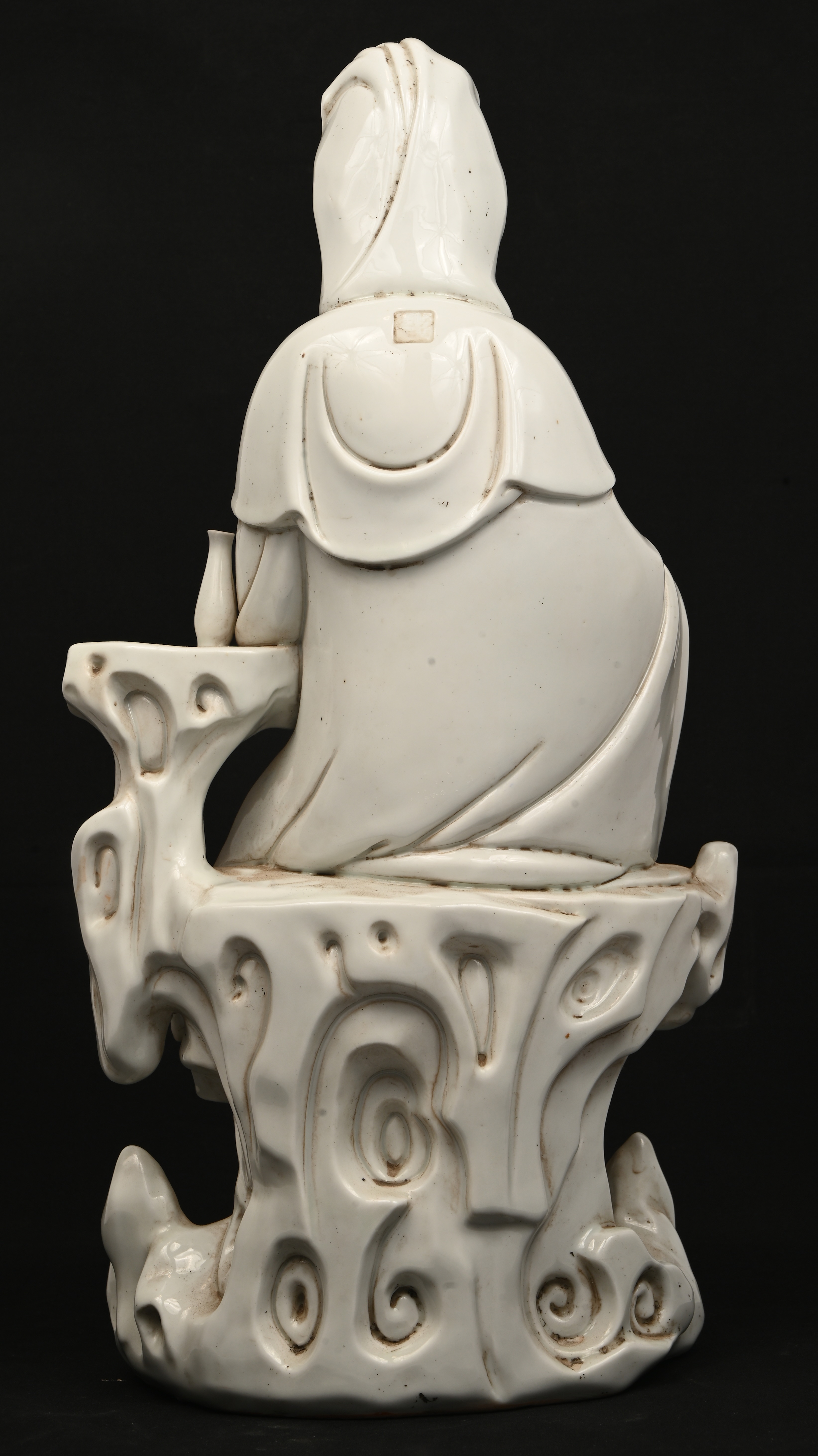 Een grote Chinees porseleinen Guanyin beeld Een grote Chinees porseleinen Guanyin beeld.