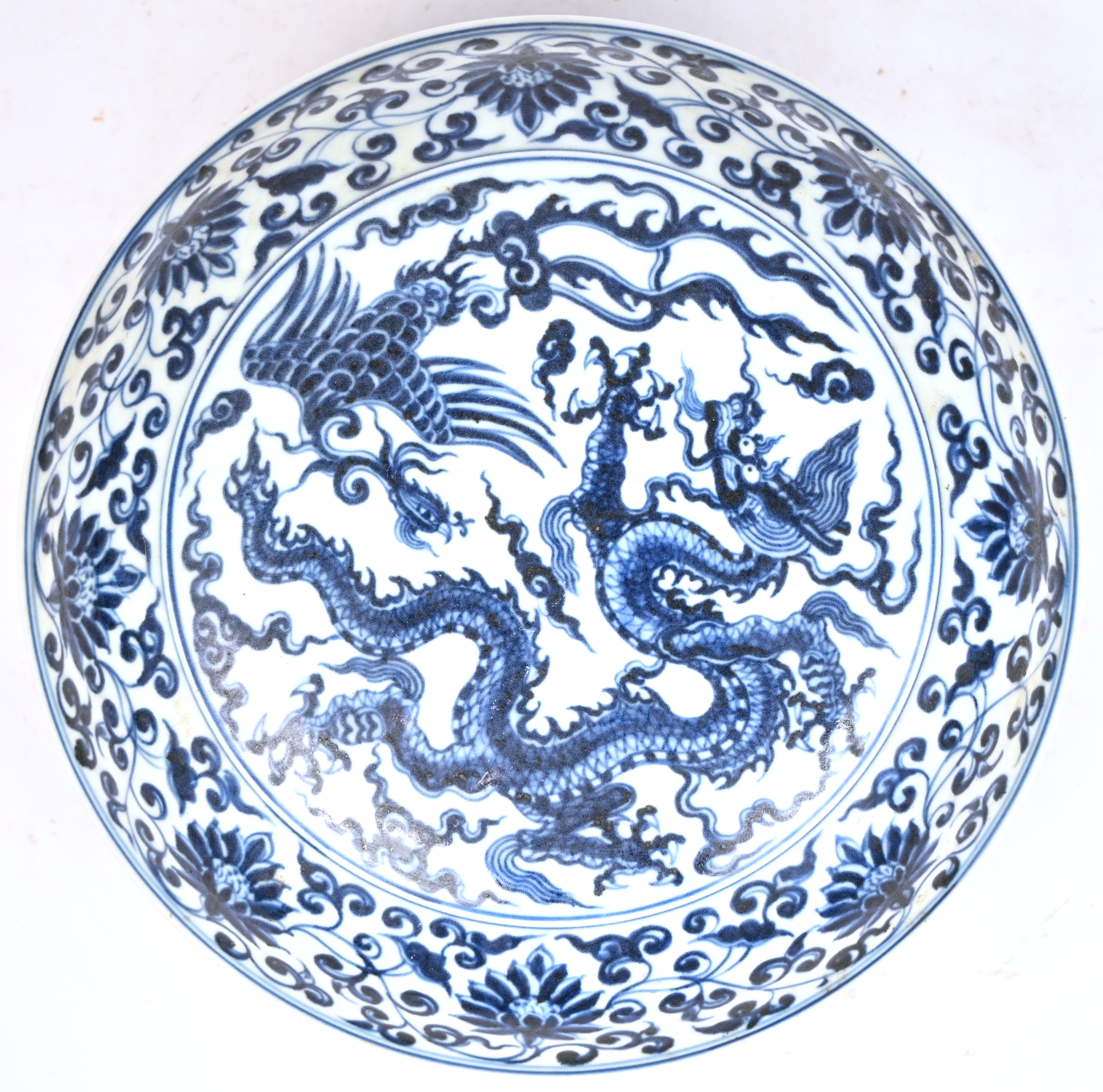 Een ronde Chinees porseleinen dekseldoos Een ronde Chinees porseleinen dekseldoos.