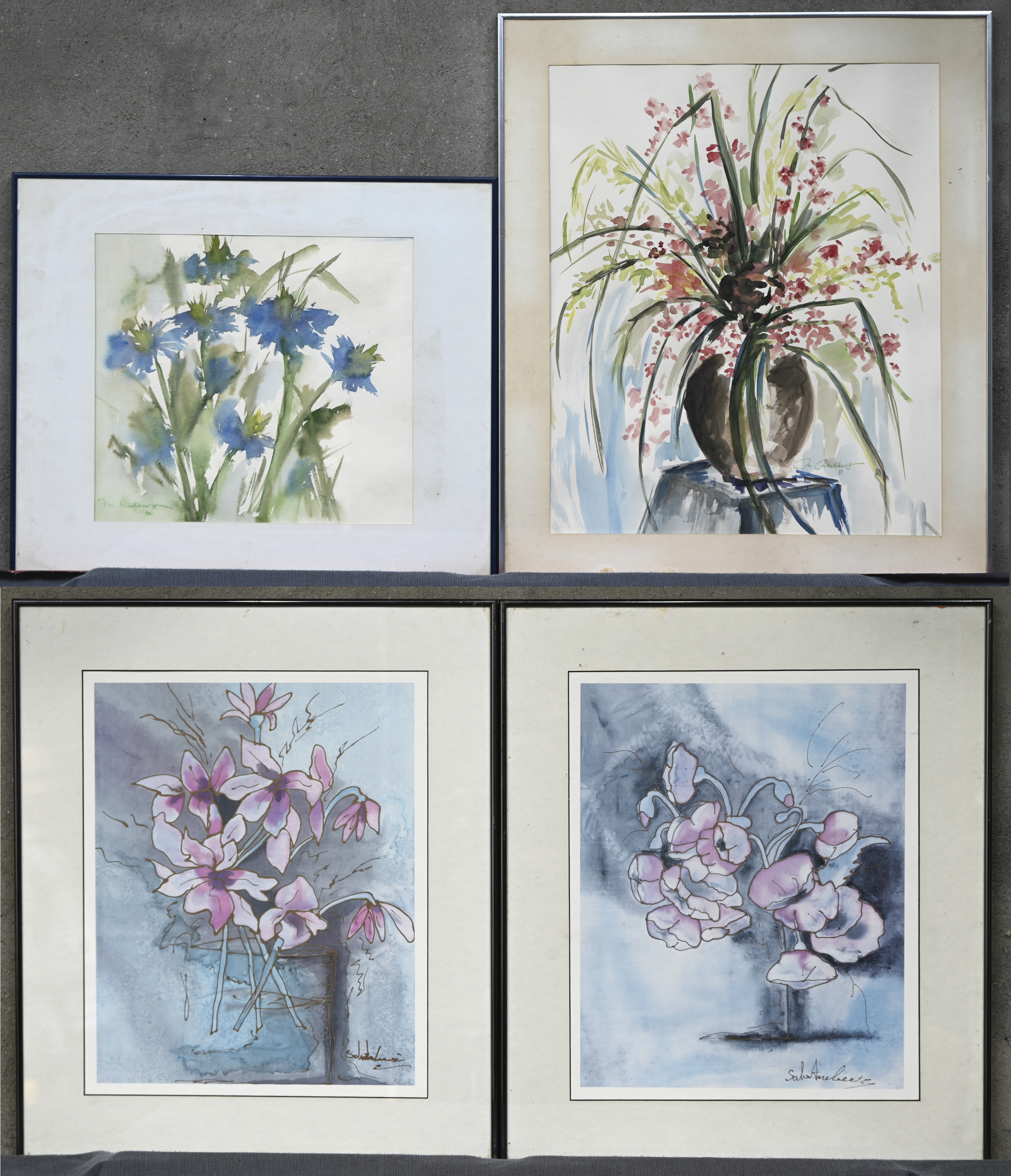 Een partij van vier kaders, twee aquarellen en twee offset prints Een partij van vier kaders, twee aquarellen en twee offset prints.