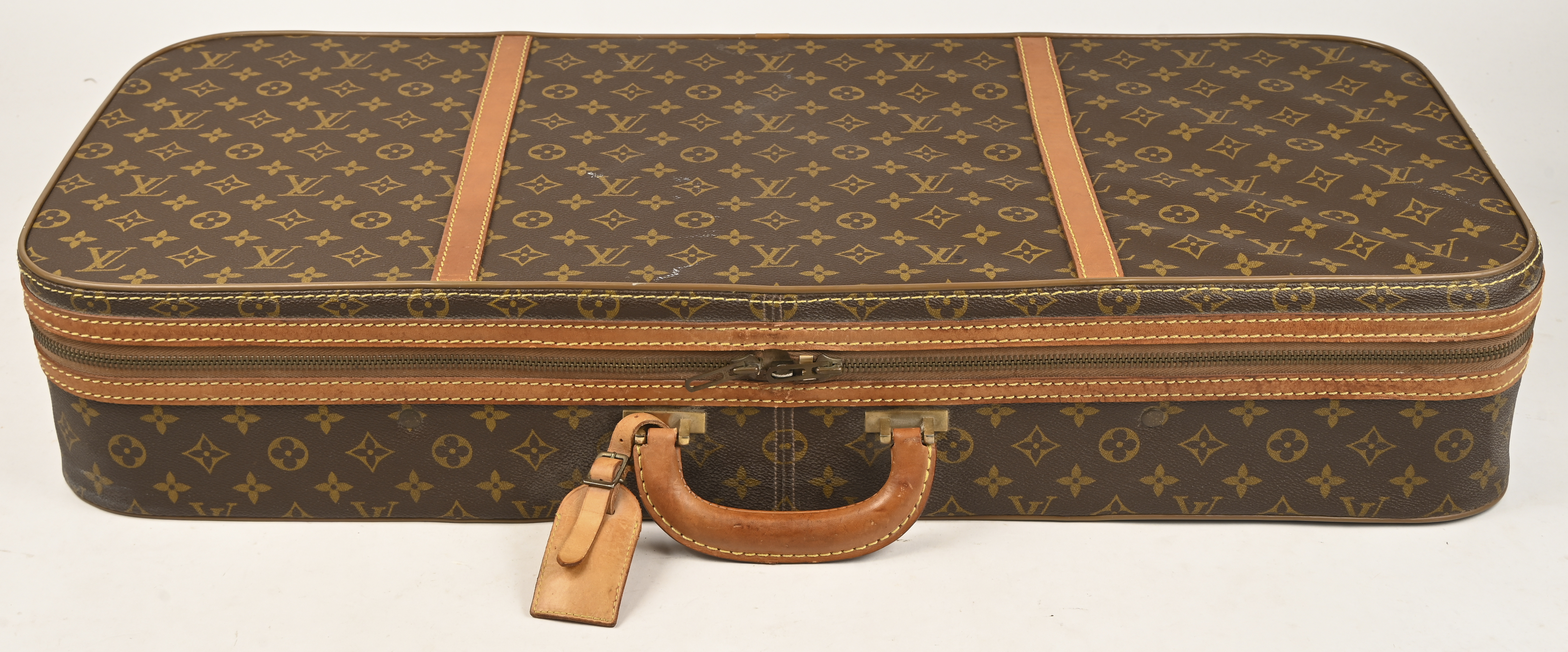 Een Tennis-tas van Louis Vuiton. Circa jaren ‘70 Een Tennis-tas van Louis Vuiton. Circa jaren ‘70.