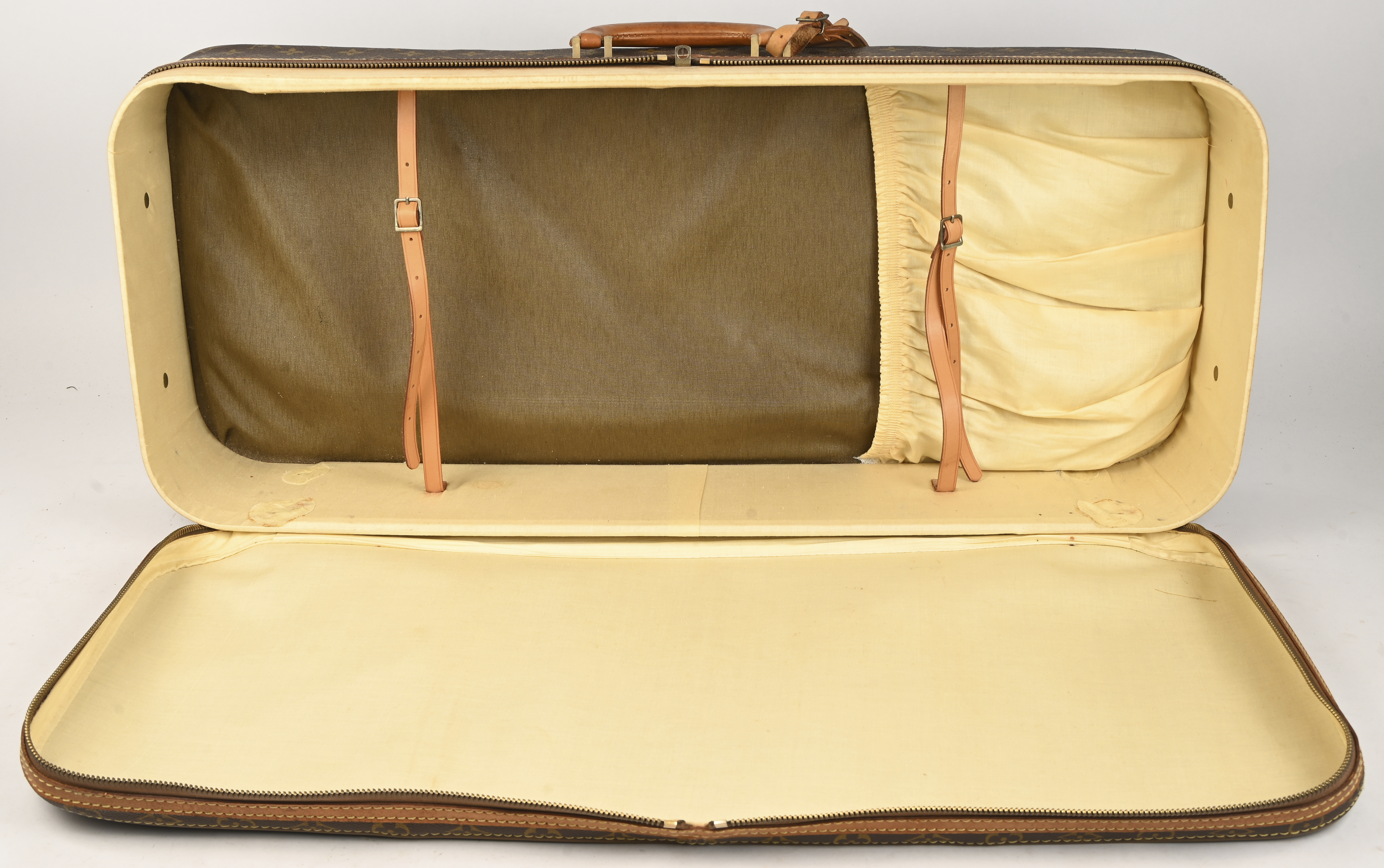 Een Tennis-tas van Louis Vuiton. Circa jaren ‘70 Een Tennis-tas van Louis Vuiton. Circa jaren ‘70.