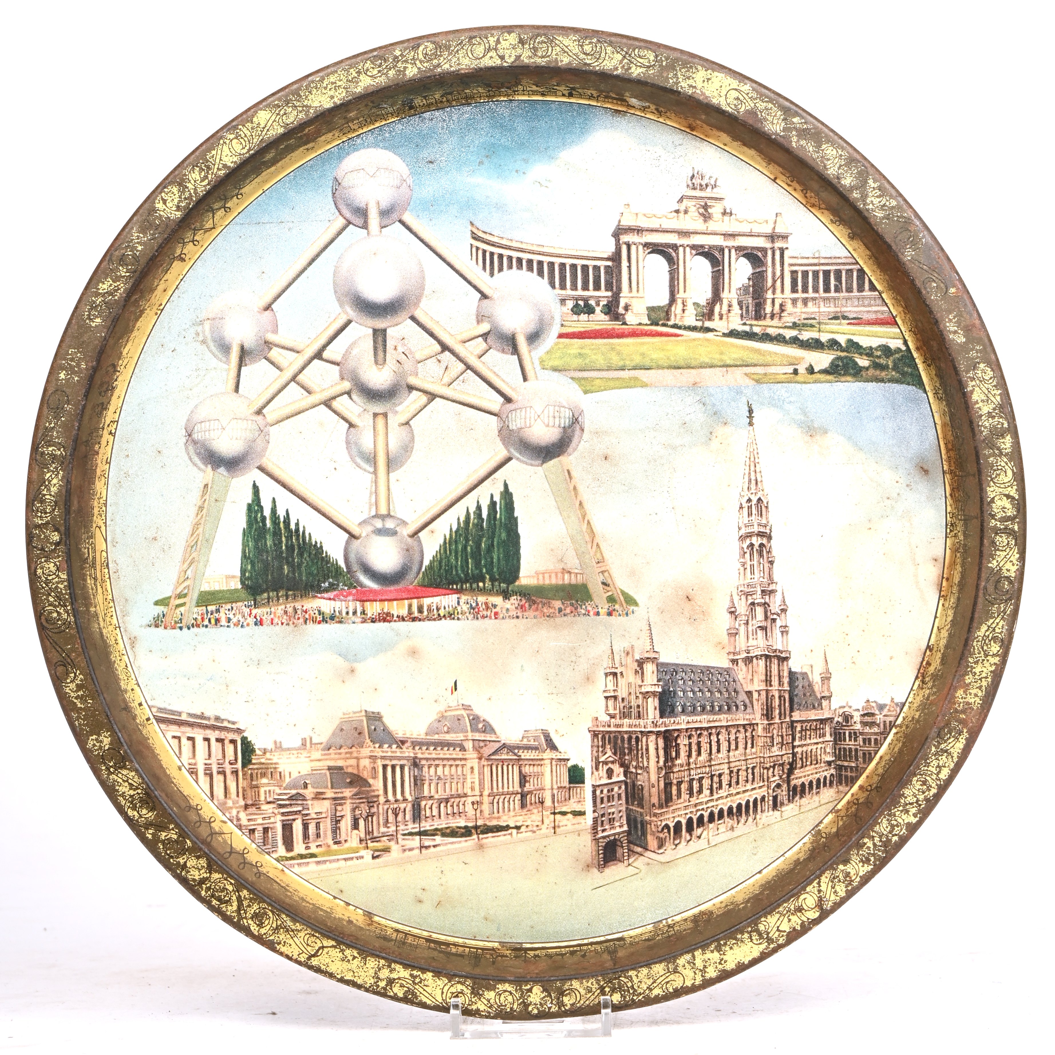 Een vintage dienblad met Brusselse bezienswaardigheden Een vintage dienblad met Brusselse bezienswaardigheden.