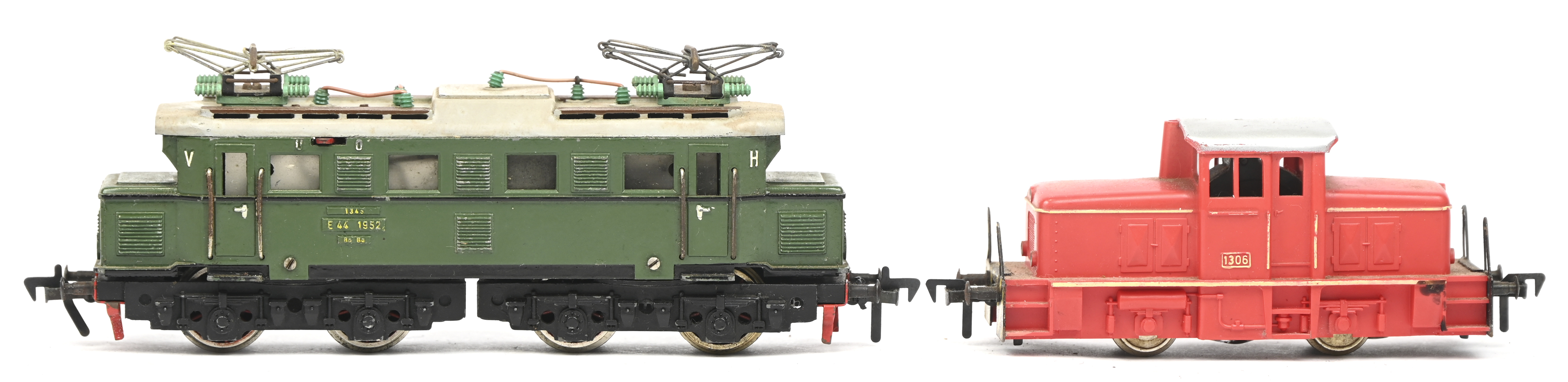 Fleischmann H0 Elektrische locomotief, 1345, E44 1952. Toegevoegd de Fleischmann 1306 rangeerlocomotief Fleischmann H0 Elektrische locomotief, 1345, E44 1952. Toegevoegd de Fleischmann 1306 rangeerlocomotief.