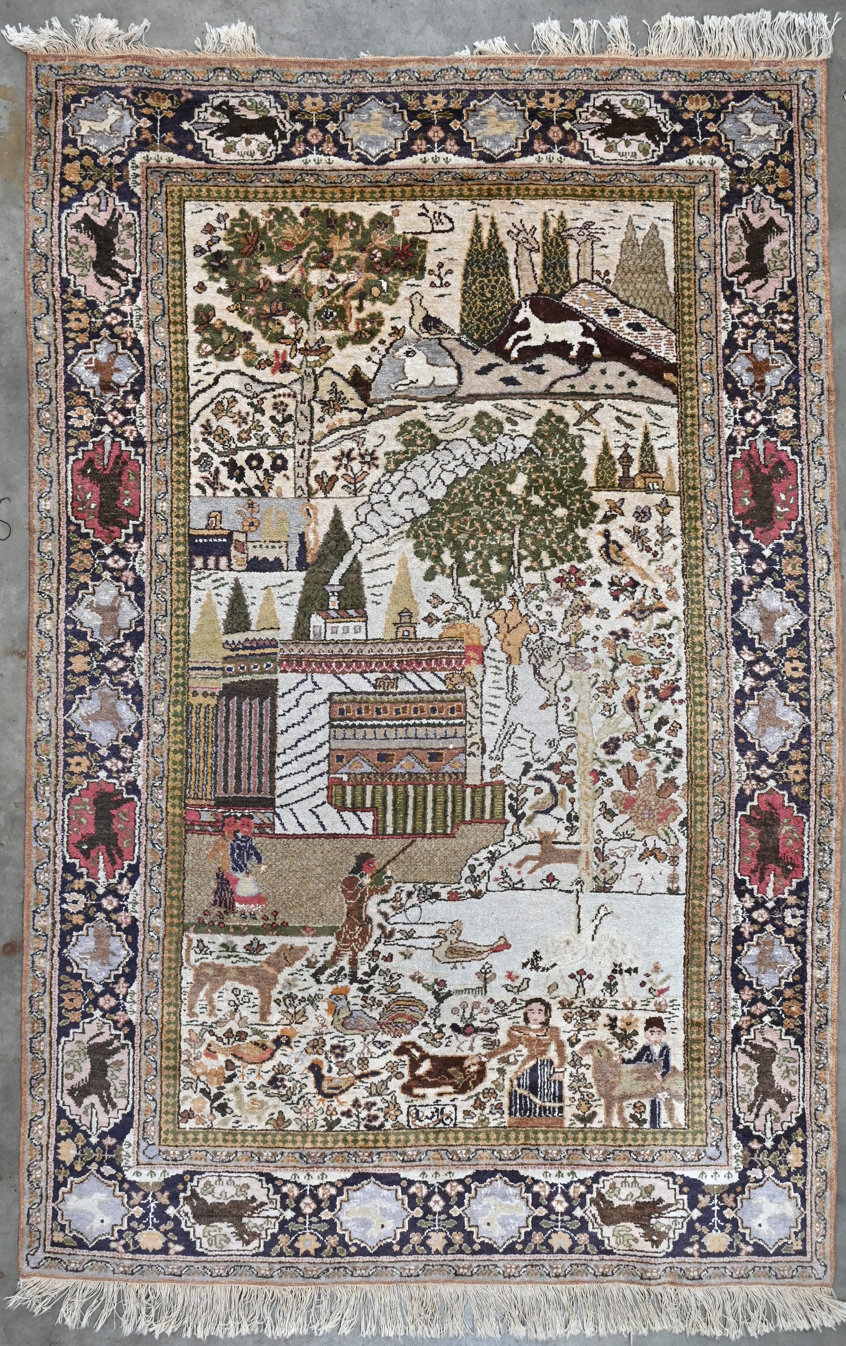 Een handgeknoopt tapijt, origine Besarabië Een handgeknoopt tapijt, origine Besarabië.