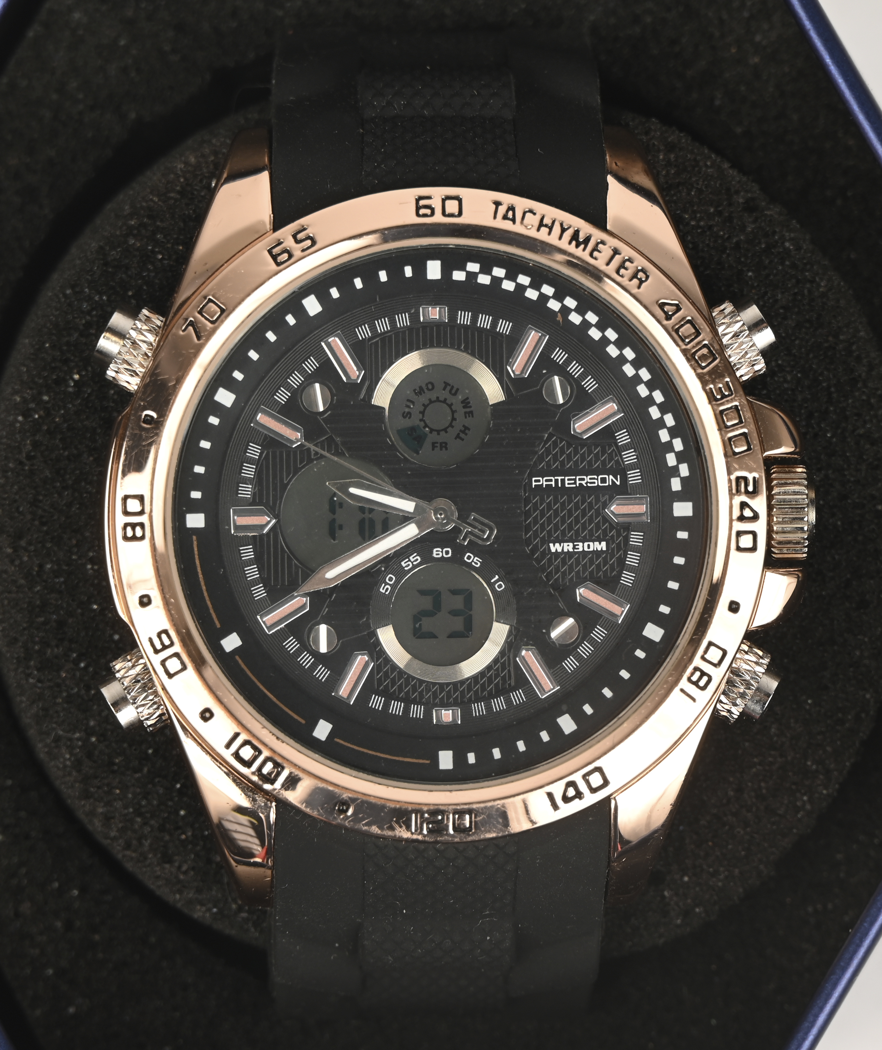 Een roestrvri stalen herenhorloge, gemerkt Paterson USA. In originele doos Een roestrvri stalen herenhorloge, gemerkt Paterson USA. In originele doos.