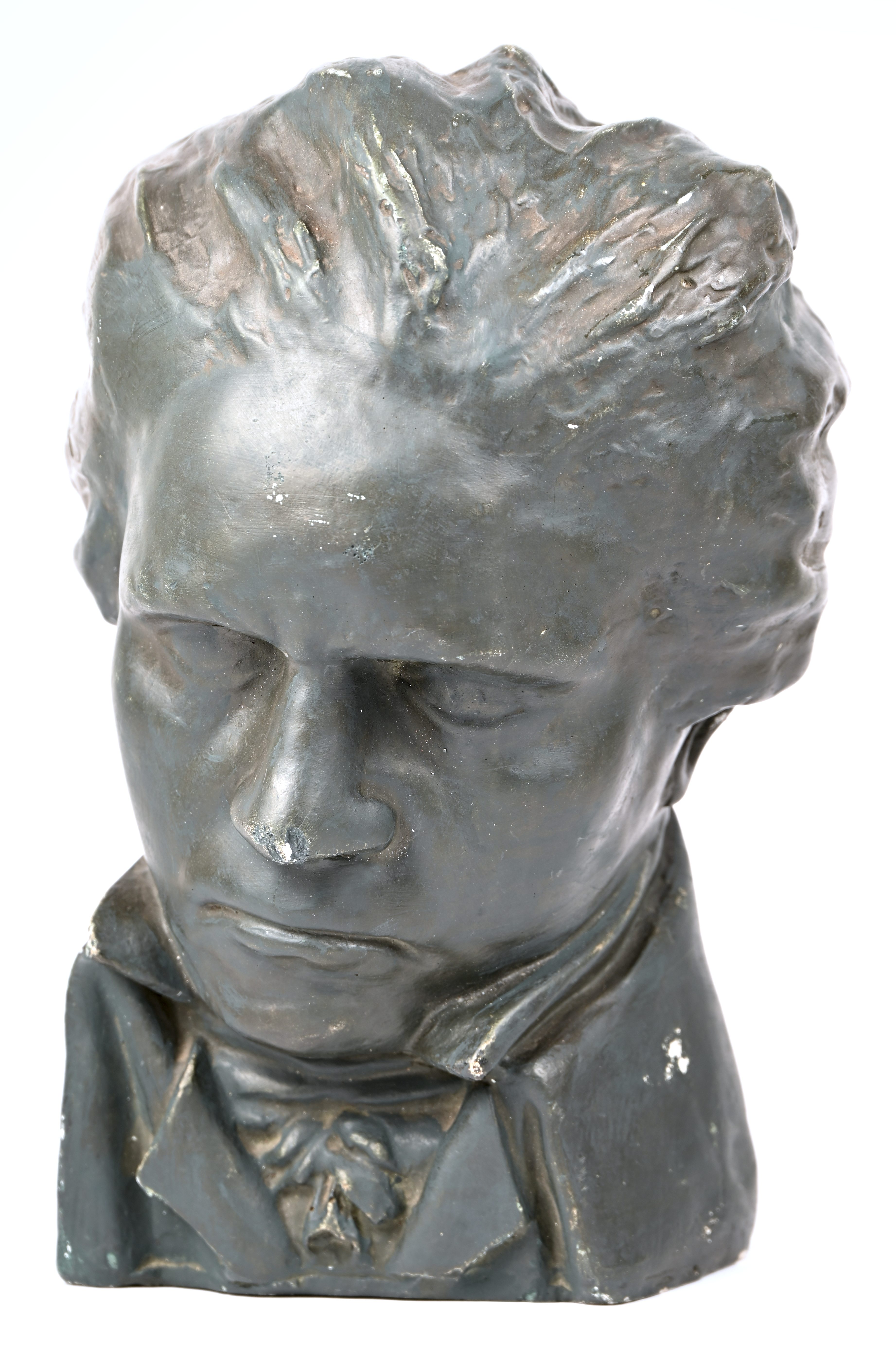 Een gepatineerd plaasteren hoofd van Beethoven Een gepatineerd plaasteren hoofd van Beethoven.